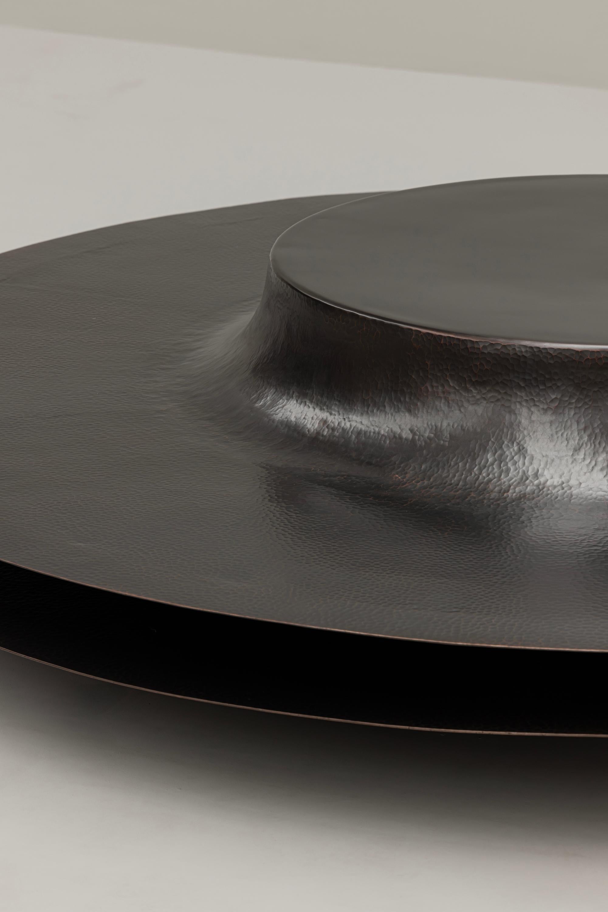 Table basse contemporaine mexicaine OBJ-06 en cuivre patiné graphite en vente 7