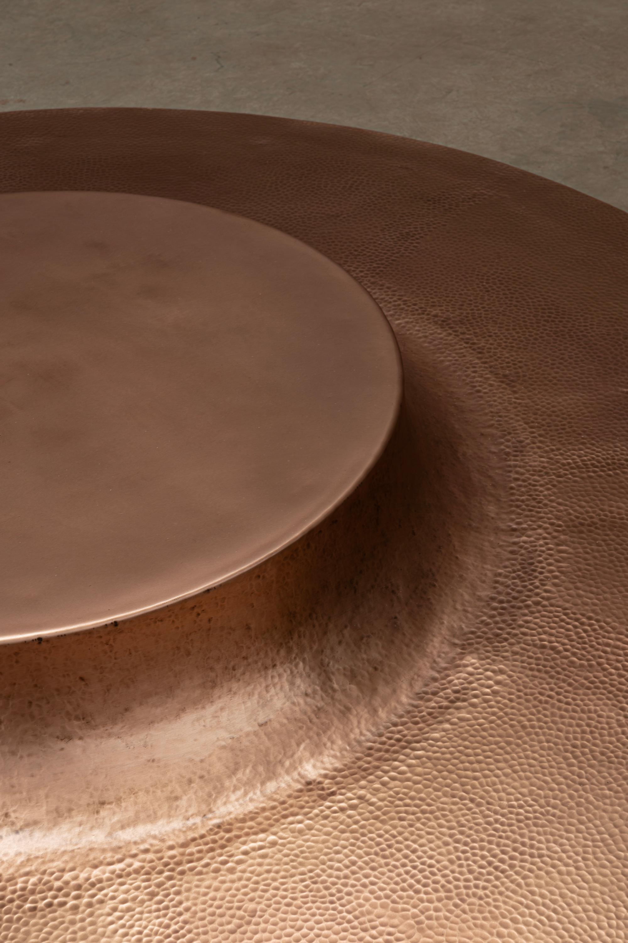 Messicano TAVOLO DA CAFFÈ messicano contemporaneo OBJ-06 in rame satinato in vendita