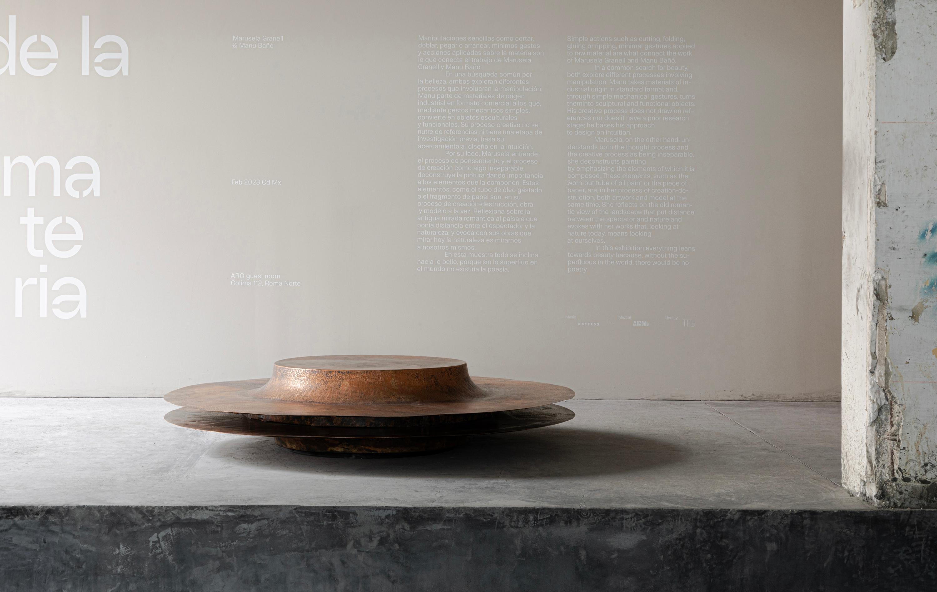 MESA DE CAFÉ mexicana contemporánea OBJ-06 de cobre natural en venta 4