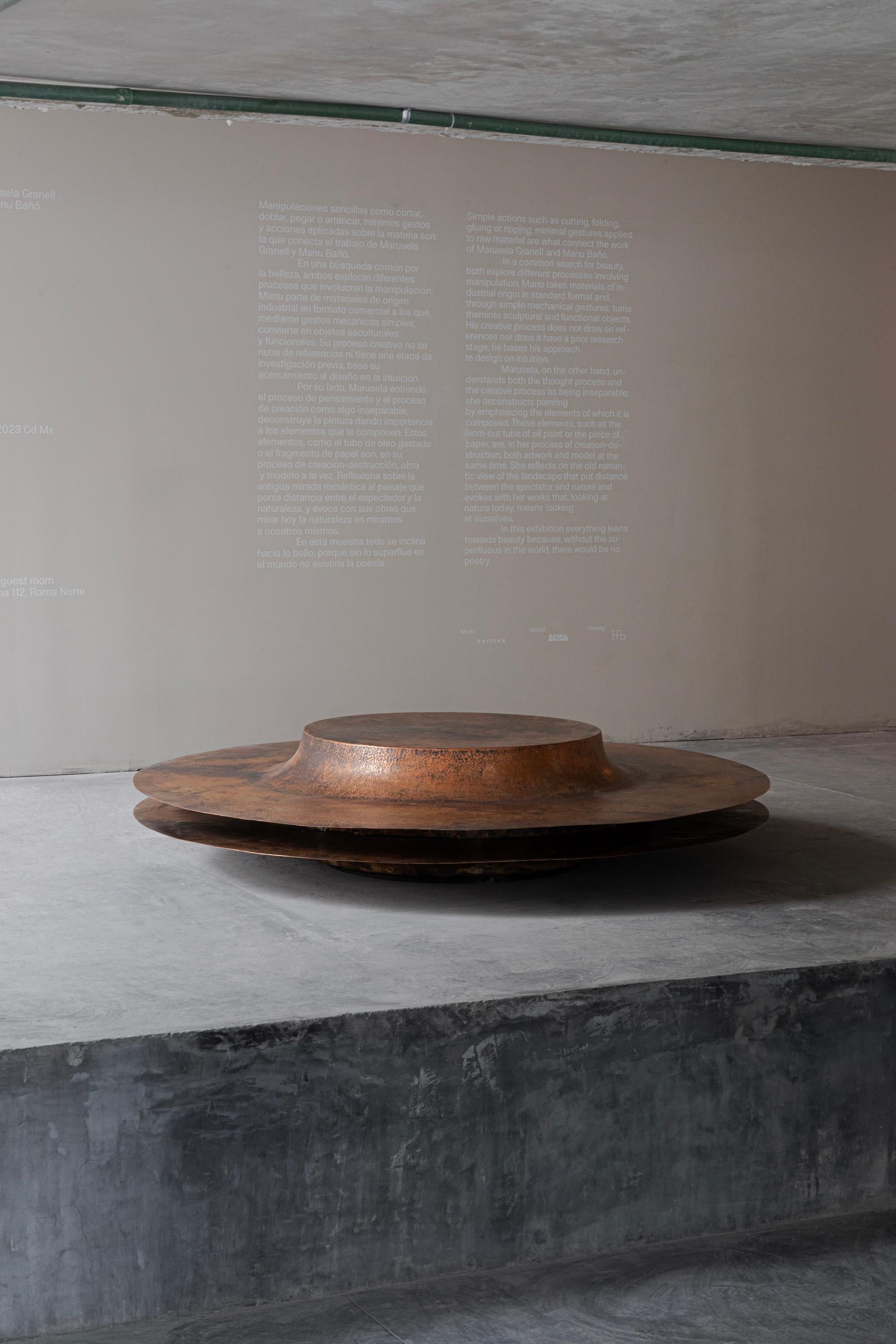 MESA DE CAFÉ mexicana contemporánea OBJ-06 de cobre natural en venta 5