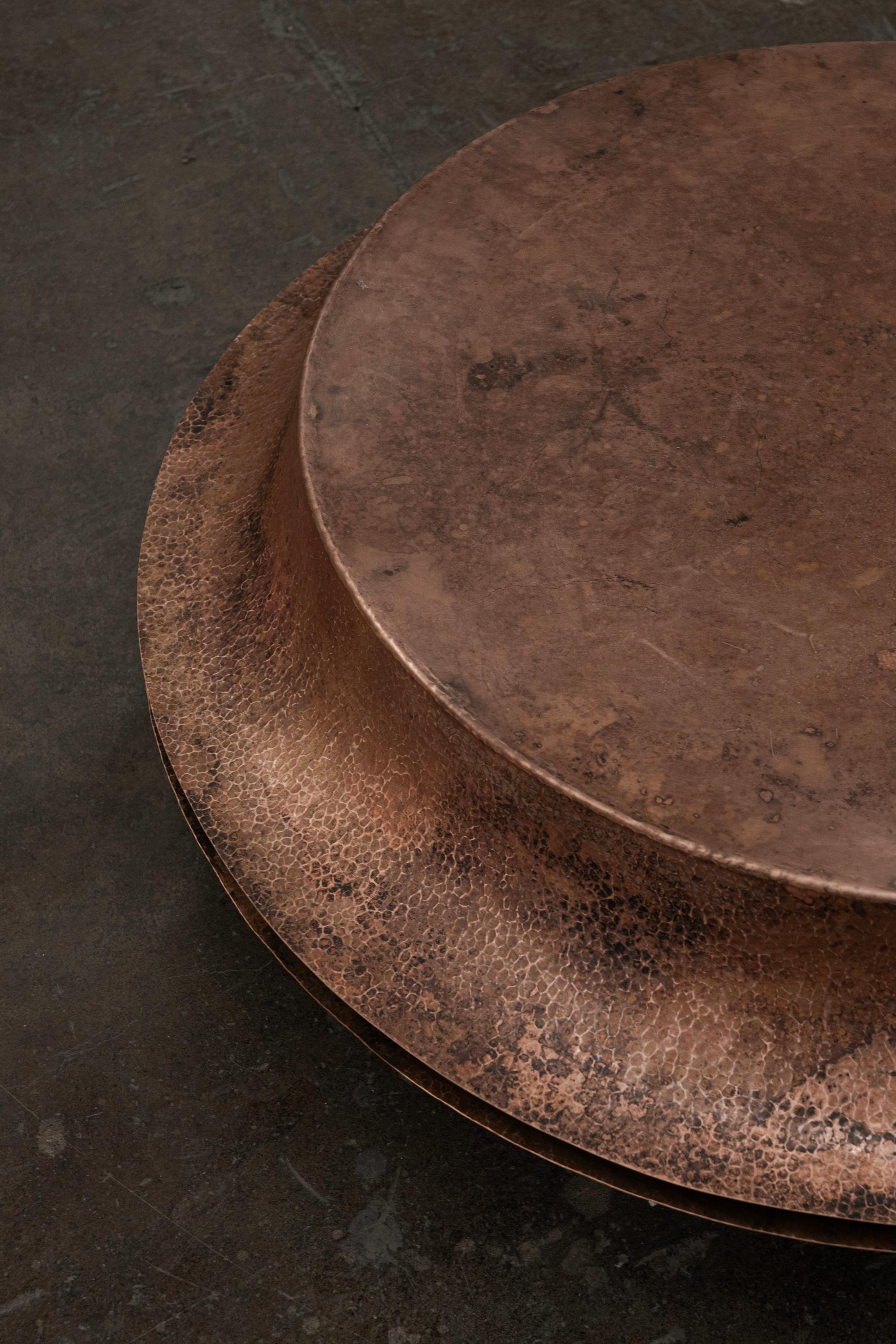 MESA DE CAFÉ MÉXICO CONTEMPORÁNEO OBJ-06 MEDIO en cobre natural Siglo XXI y contemporáneo en venta