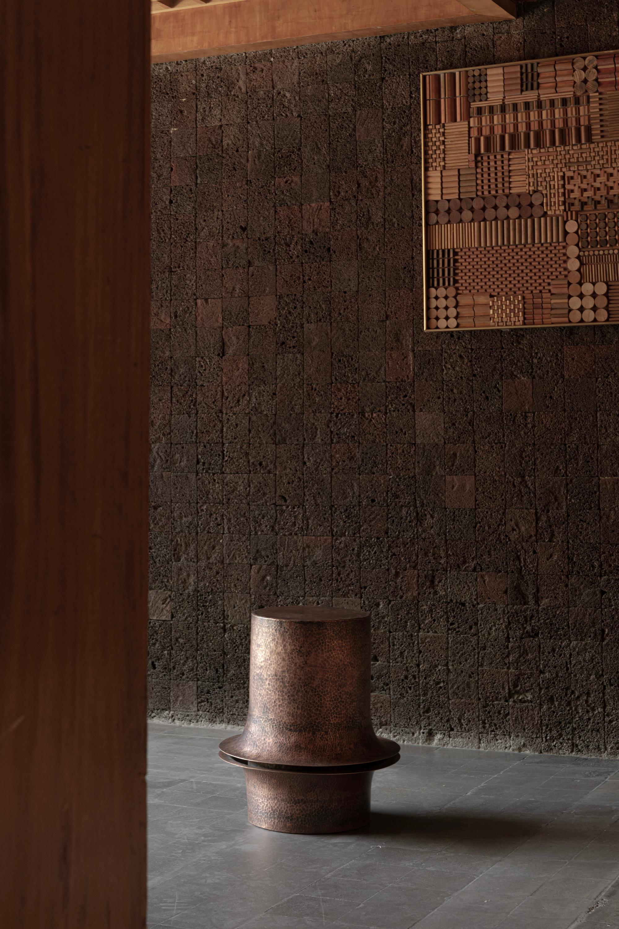 Cuivre Table d'appoint contemporaine mexicaine OBJ-06 en cuivre naturel en vente