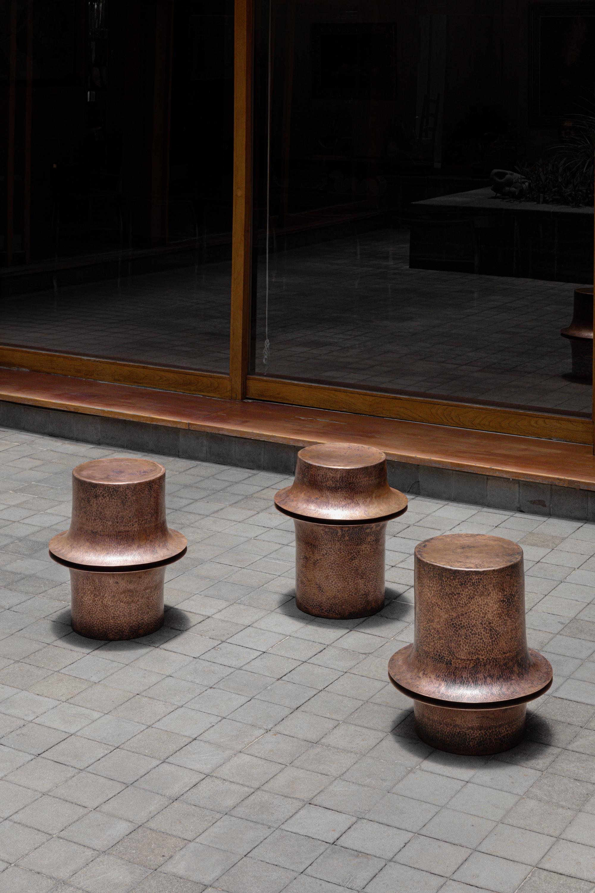 Table d'appoint contemporaine mexicaine OBJ-06 en cuivre naturel en vente 1