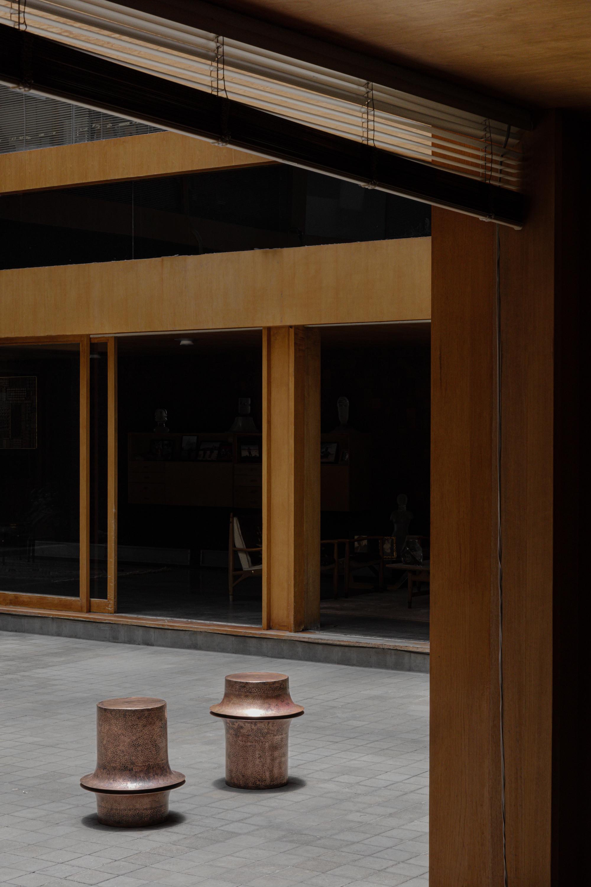 Table d'appoint contemporaine mexicaine OBJ-06 en cuivre naturel en vente 2