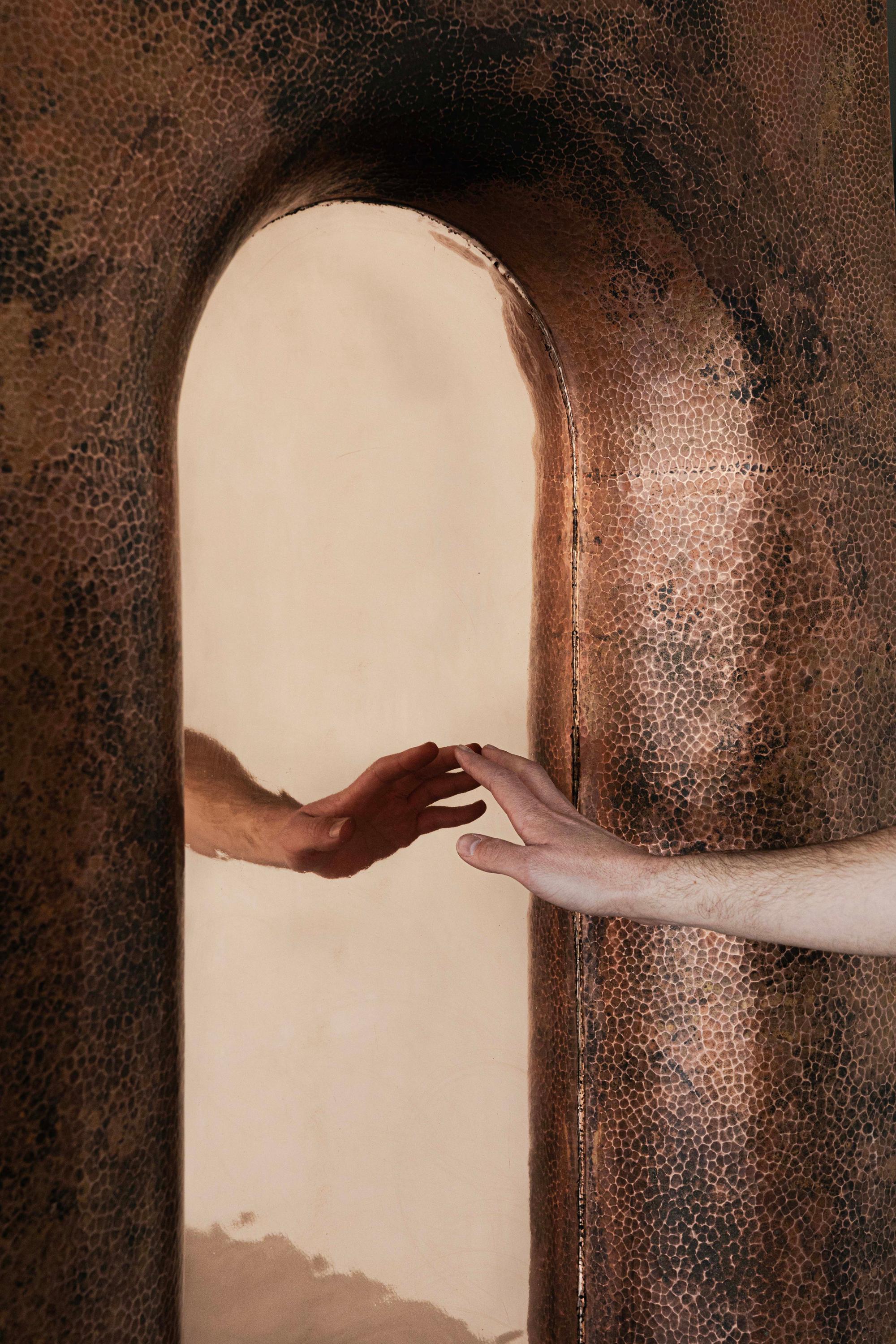 Messicano Specchio da terra contemporaneo OBJ-08 Rame naturale + rame lucido in vendita