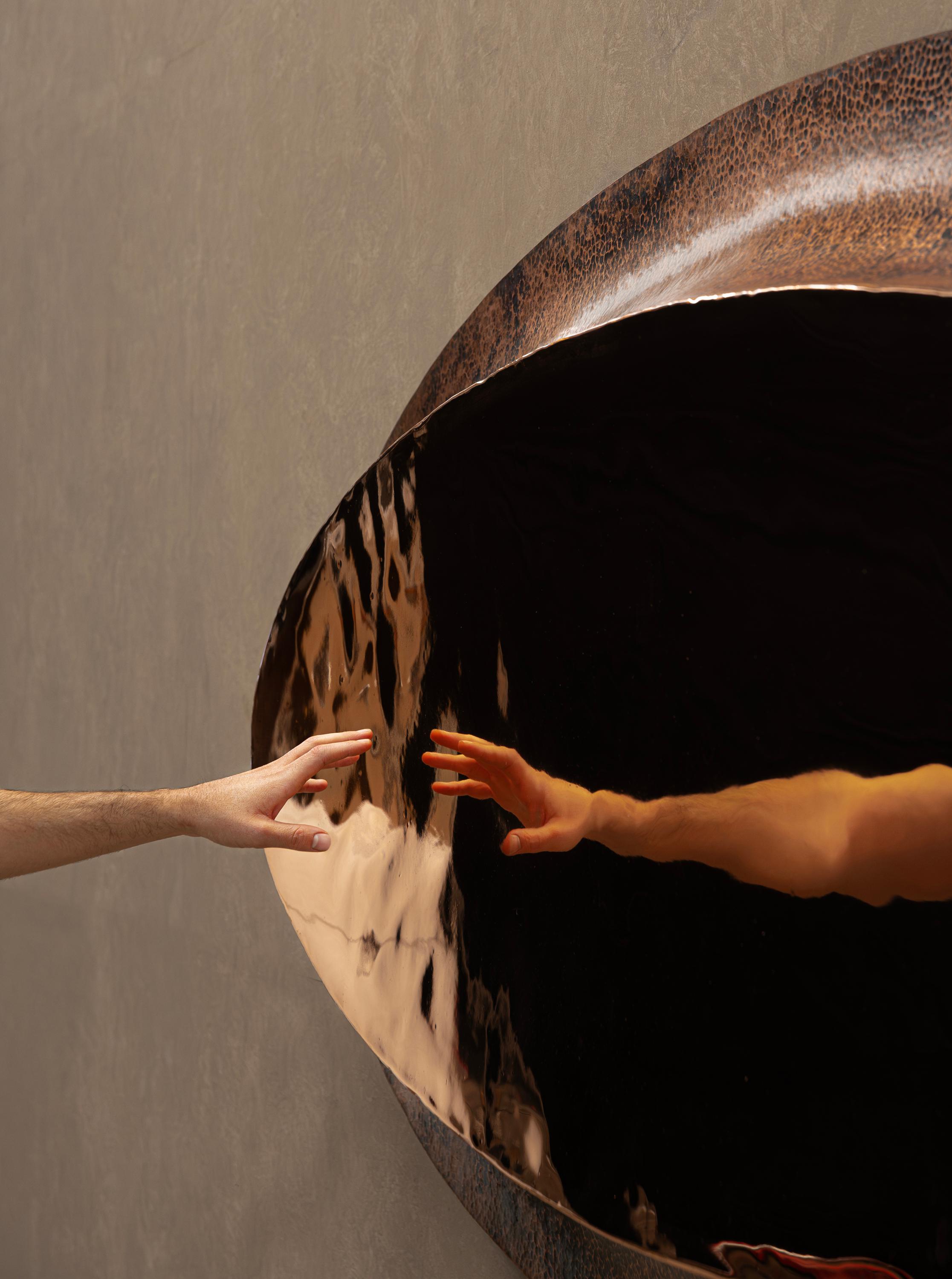 Messicano Contemporaneo messicano OBJ-08 SPECCHIO DA PARETE OVALE Rame naturale + rame lucido in vendita