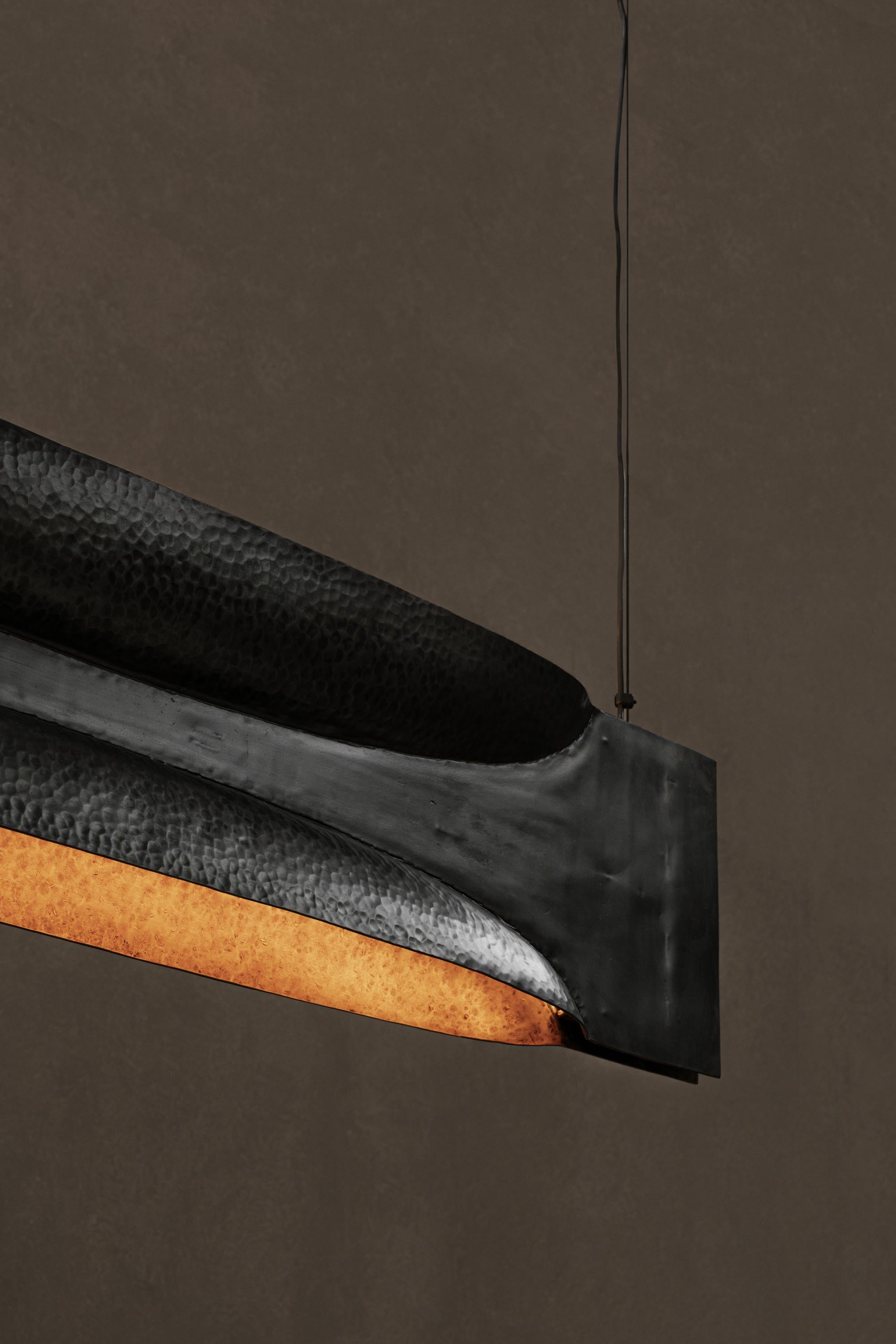 Lámpara colgante mexicana contemporánea OBJ-9, 2024 Pátina de grafito Cobre Hecho a mano en venta