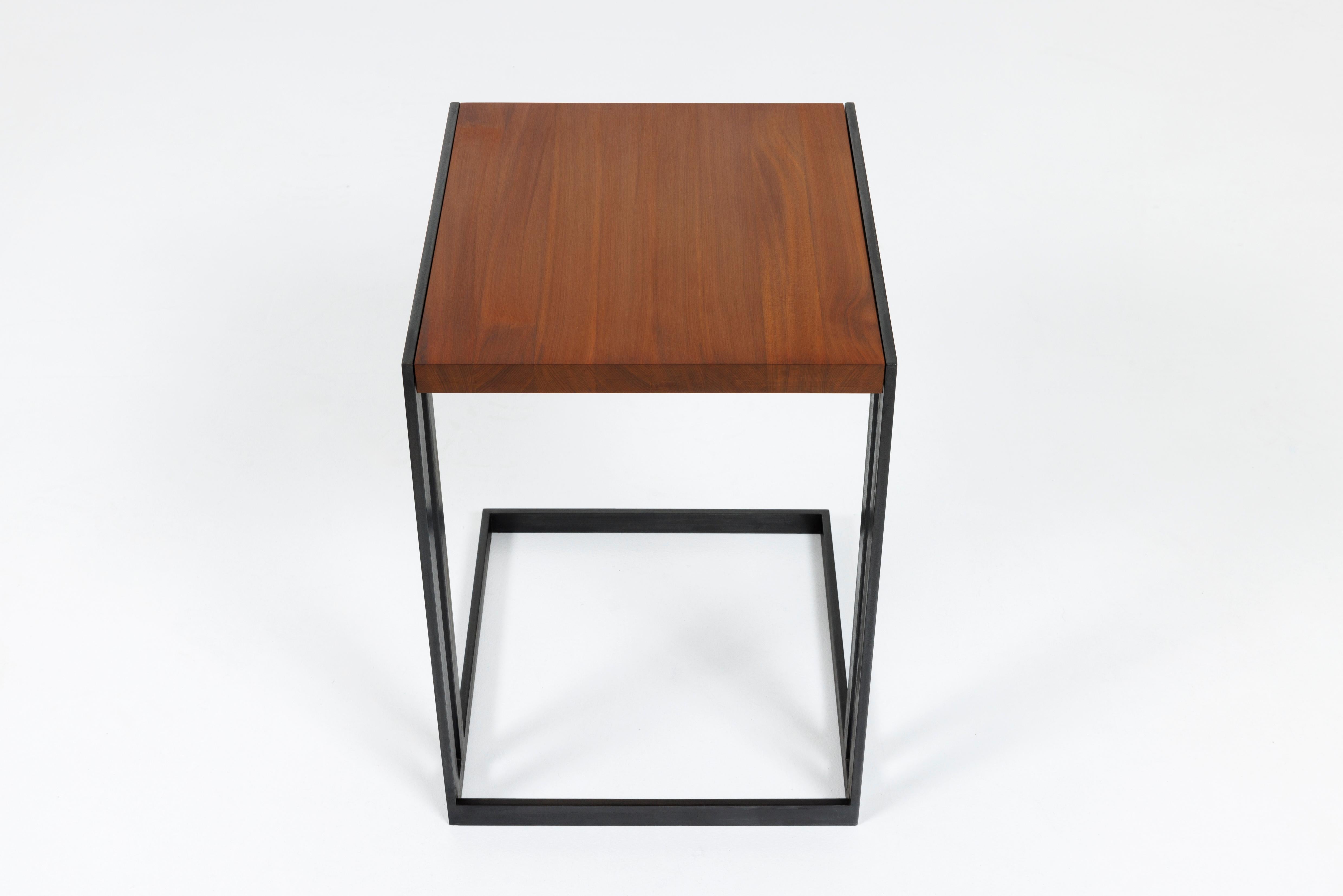 Contemporary Mica Side Table in Ancient Matai Wood and Aged Steel For Sale 3
