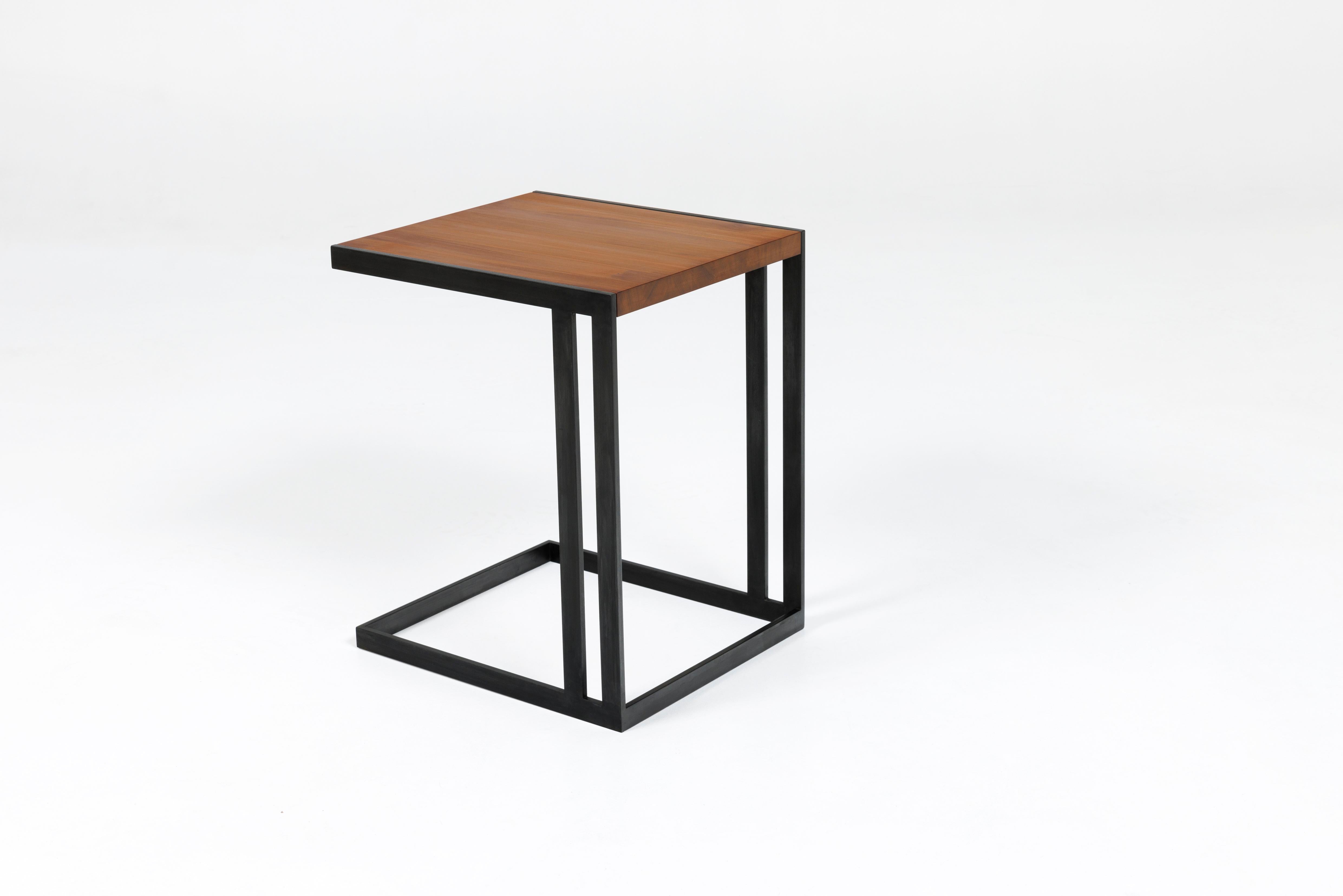 Contemporary Mica Side Table in Ancient Matai Wood and Aged Steel For Sale 1