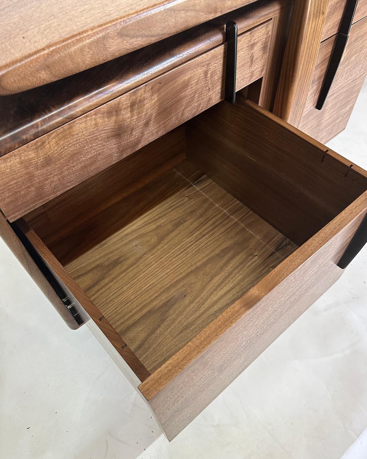 Bureau en bois massif d'inspiration Contemporary Mid Century Anderson Wood Neuf - En vente à Tucson, AZ