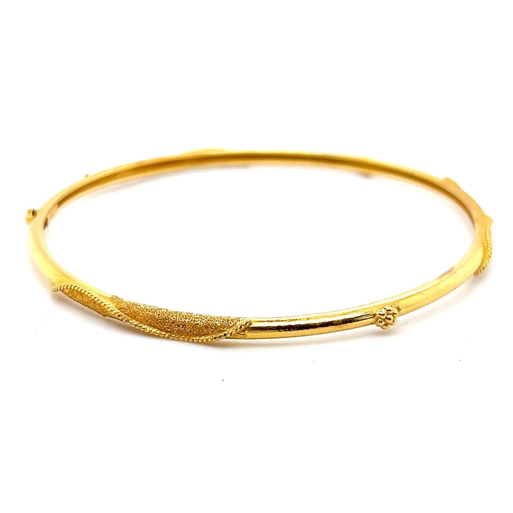 Zeitgenössisches orientalisches Armreif-Set aus 18k-22k Gelbgold im Angebot 8