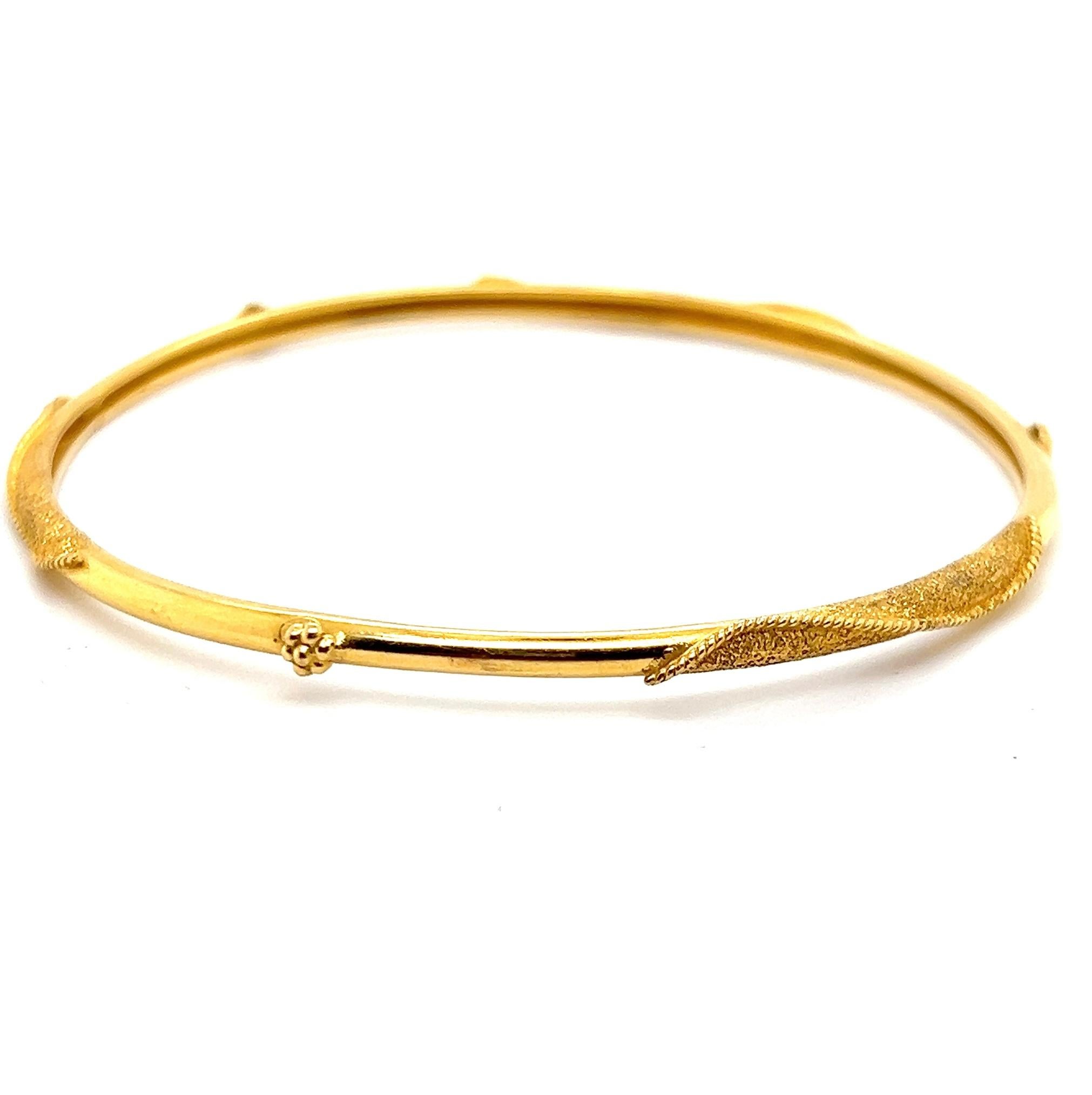 Zeitgenössisches orientalisches Armreif-Set aus 18k-22k Gelbgold im Angebot 2