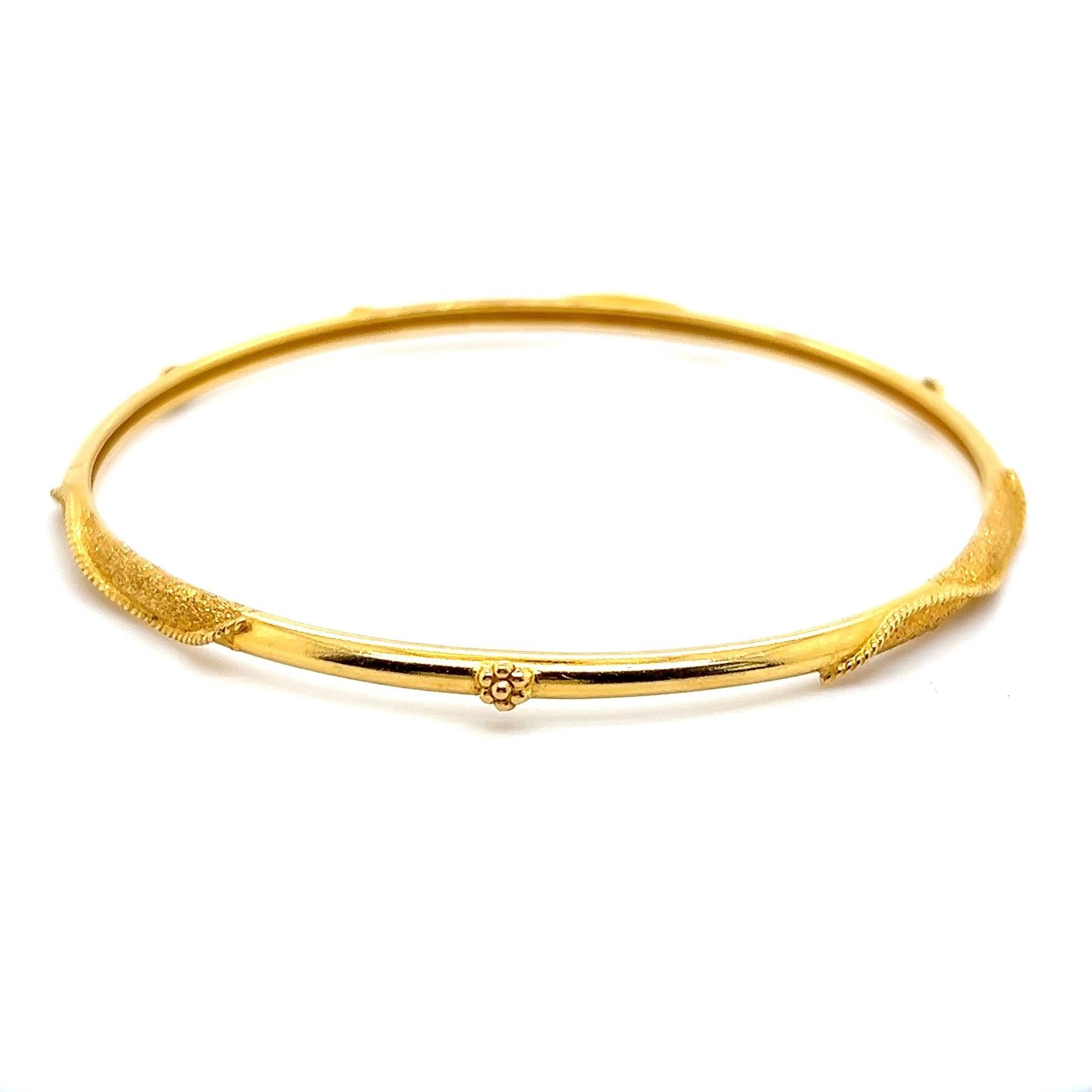 Zeitgenössisches orientalisches Armreif-Set aus 18k-22k Gelbgold im Angebot 5