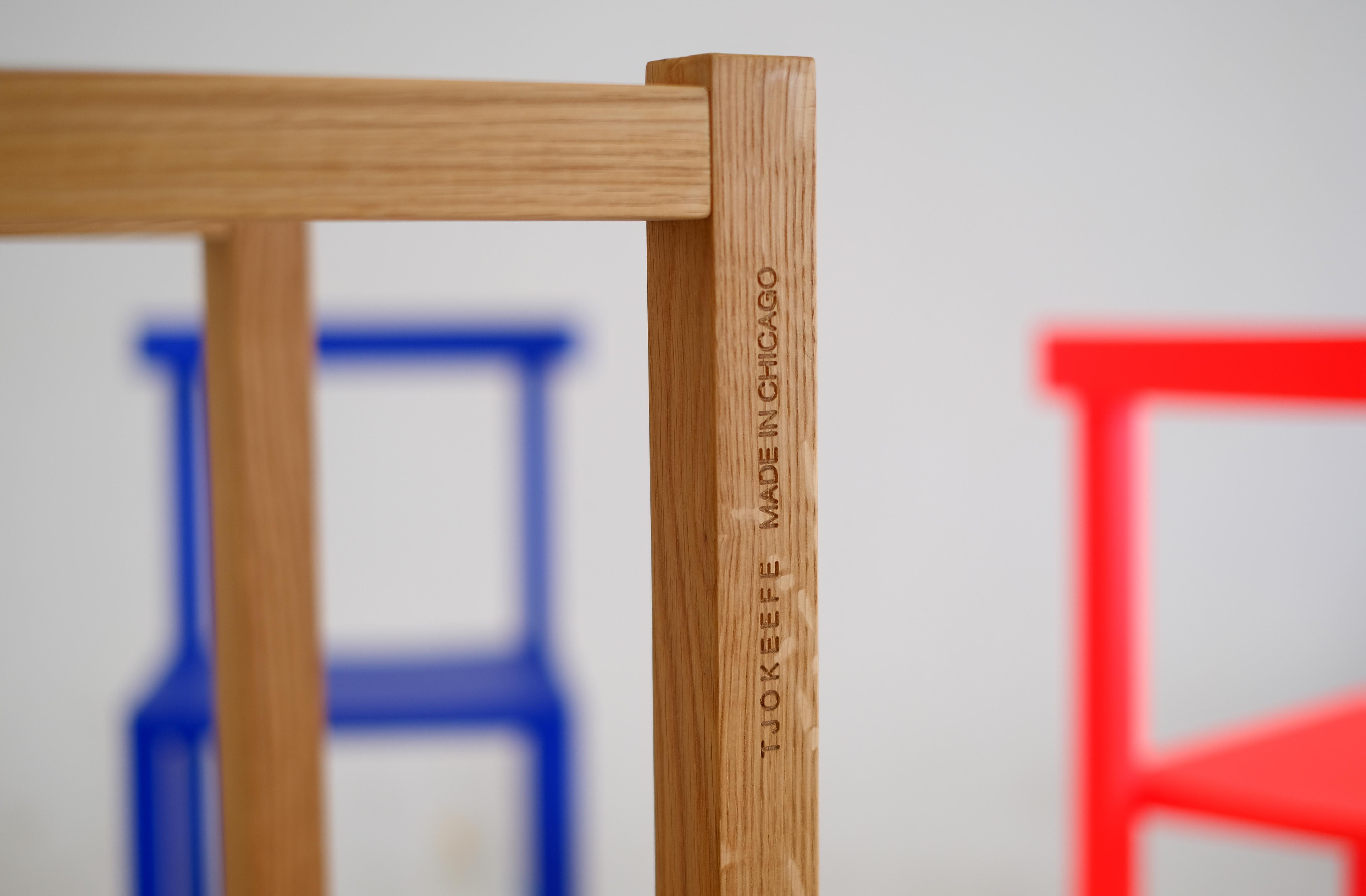 Minimaliste Chaise de salle à manger contemporaine minimaliste et géométrique en bois massif en vente