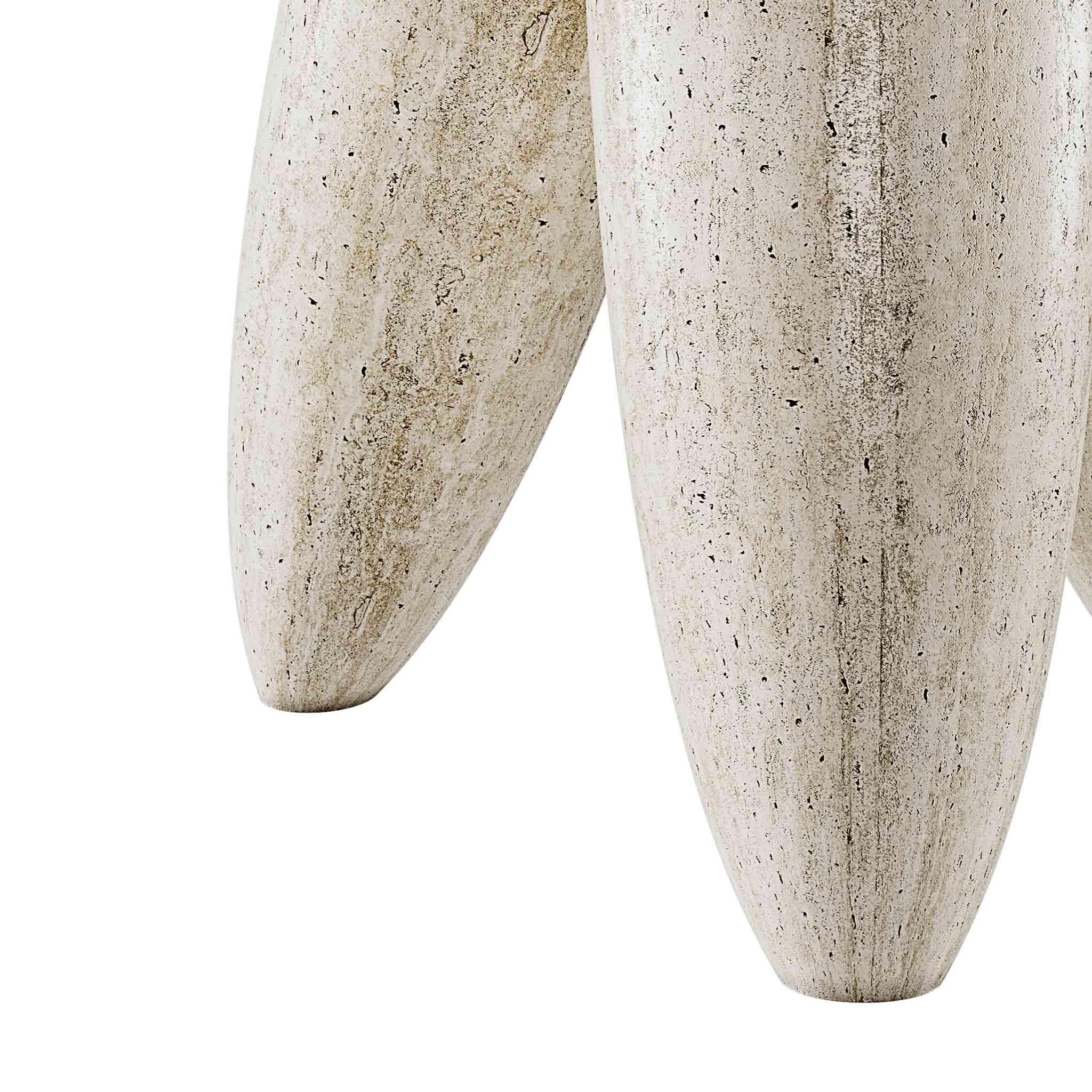 Organique Contemporary Minimal Round Side Table 3 Legs in Travertine Stone Natural Pores en vente
