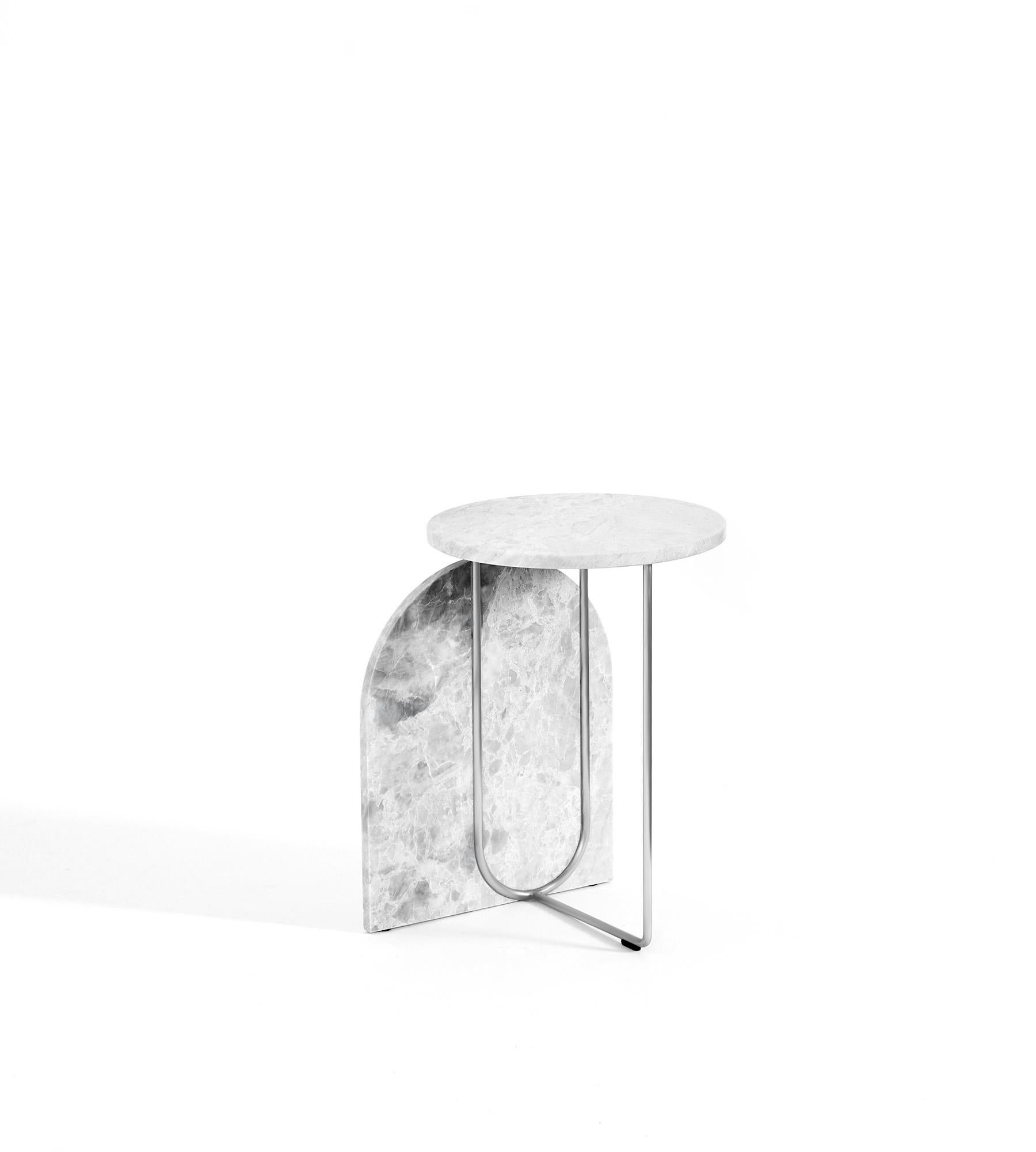Contemporary Minimal Table in Marble and Metal Made in Italy In New Condition For Sale In Verona, IT