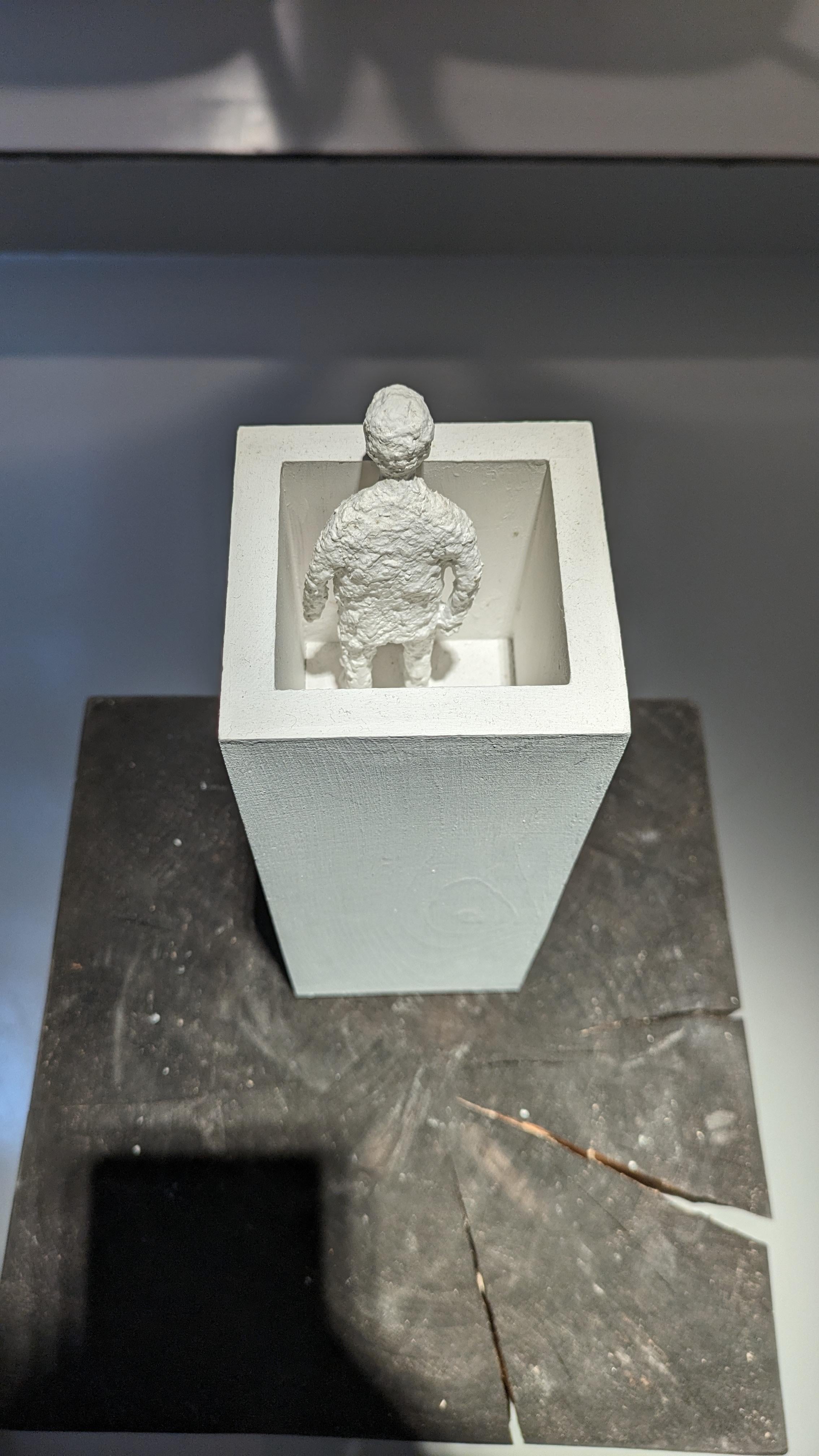 Contemporary Minimalist Art Sculpture Refuge 2 von Egor Plotnikov im Zustand „Neu“ im Angebot in Amsterdam, NL