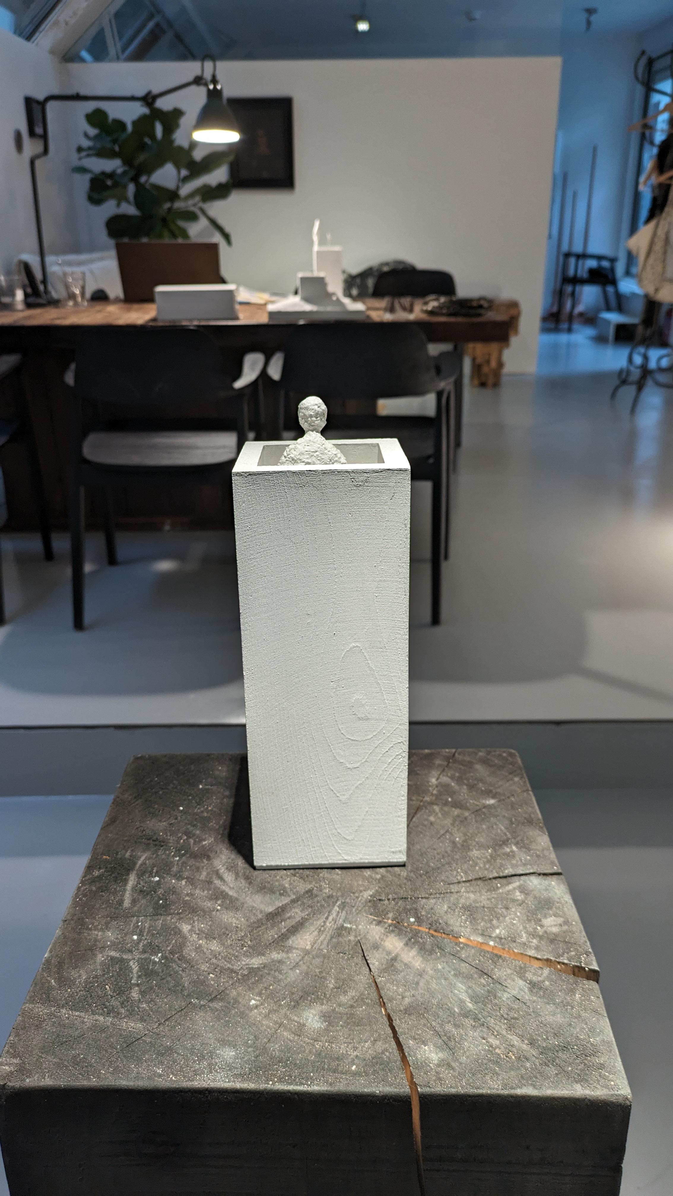 Contemporary Minimalist Art Sculpture Refuge 2 von Egor Plotnikov (21. Jahrhundert und zeitgenössisch) im Angebot