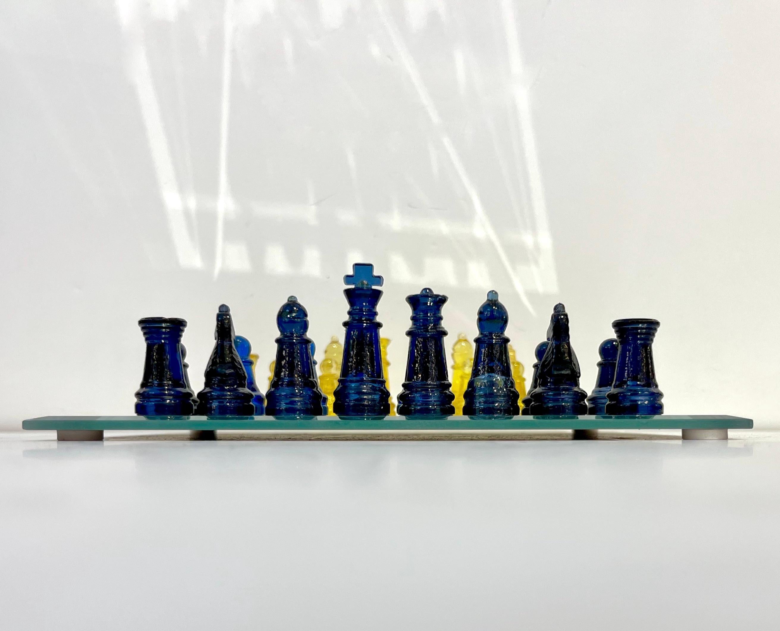 Contemporary Minimalist Blue & Yellow Murano Glass Chess Set on Mirrored Board 5