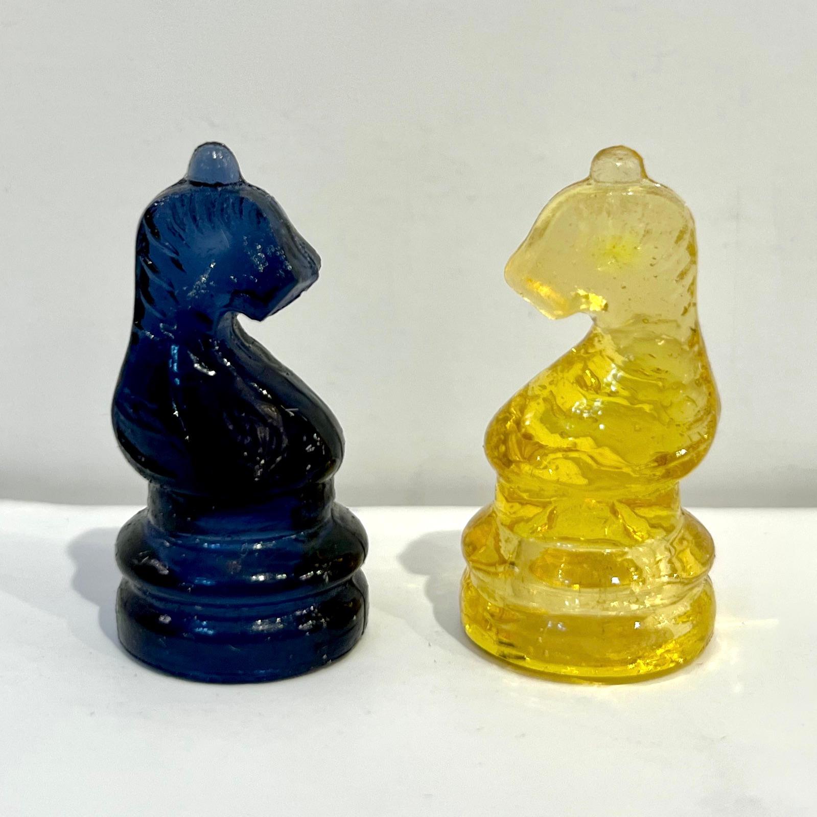 Contemporary Minimalist Blue & Yellow Murano Glass Chess Set on Mirrored Board 8