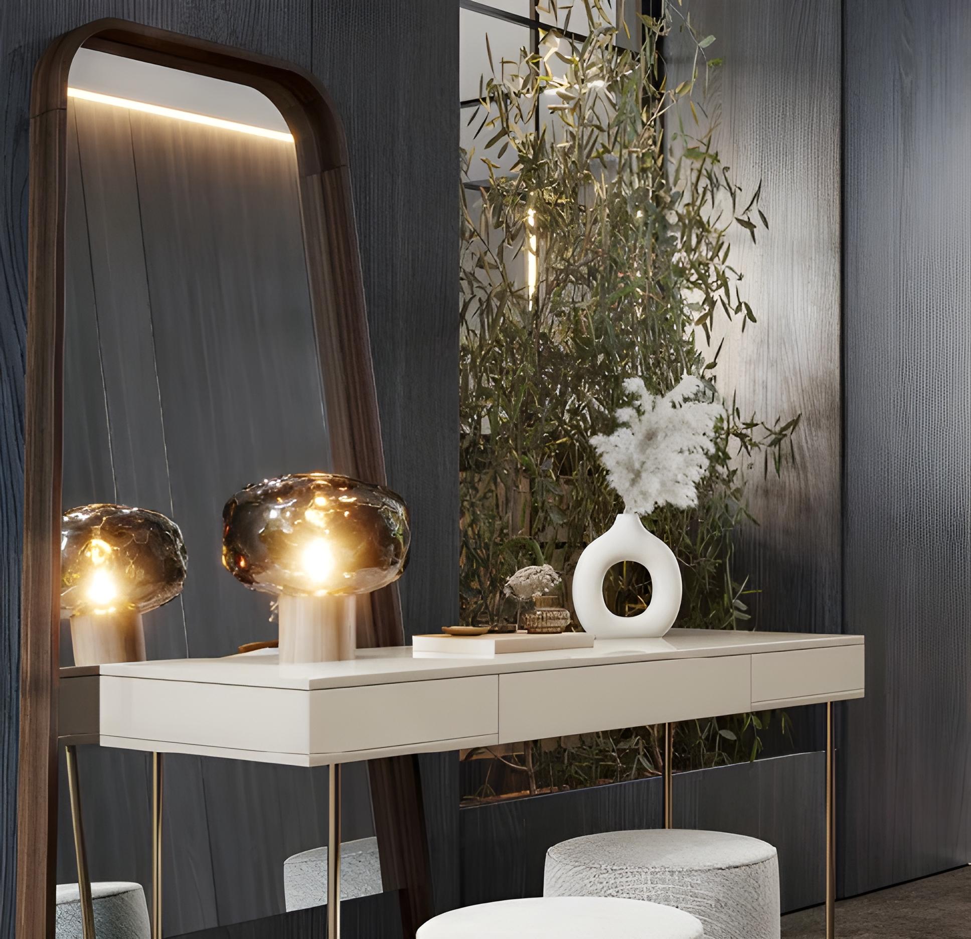 Miroir de sol minimaliste contemporain avec cadre en bois élancé en vente 1