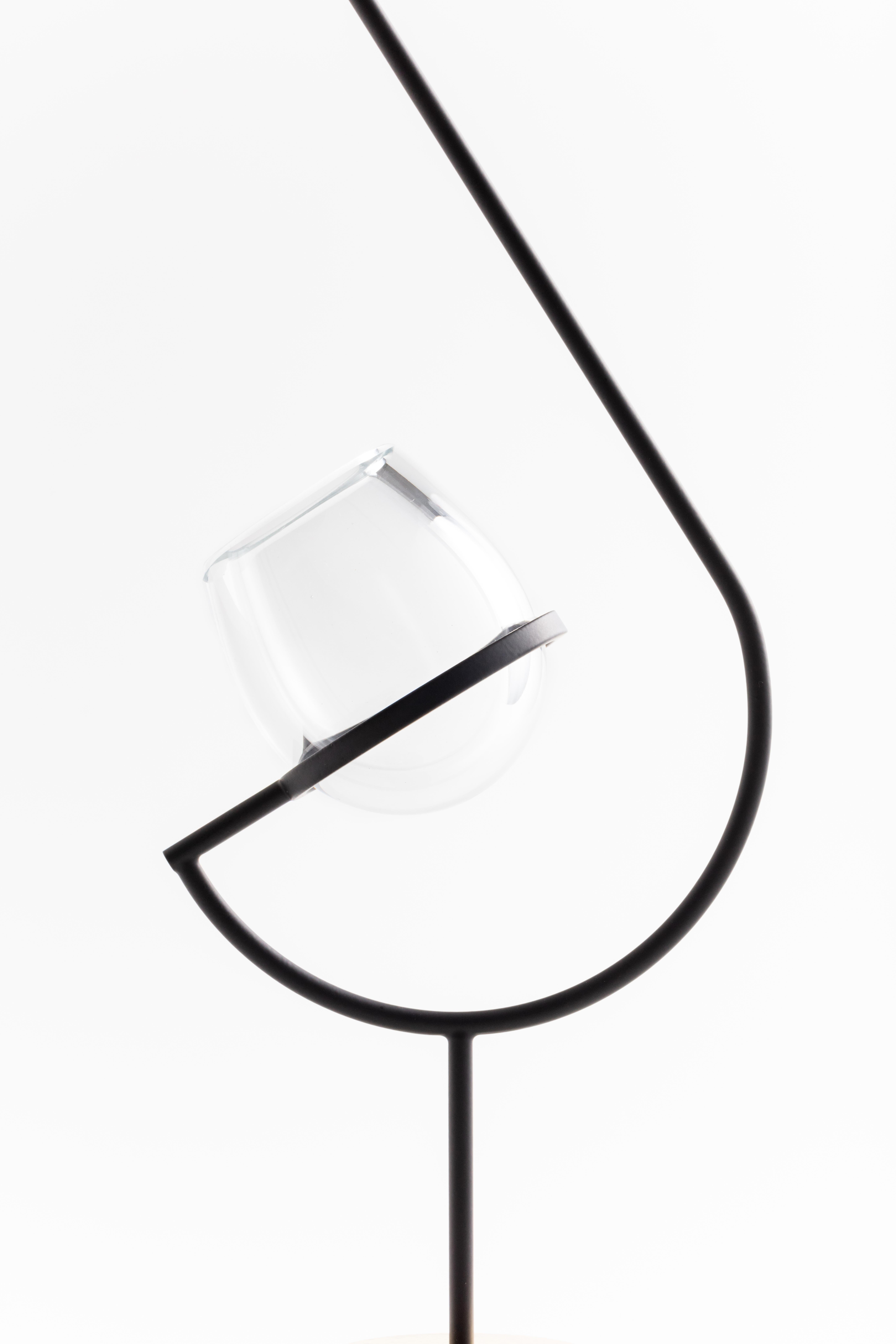 Vase solitaire contemporain minimaliste doré/noir et en verre V3 en vente 5