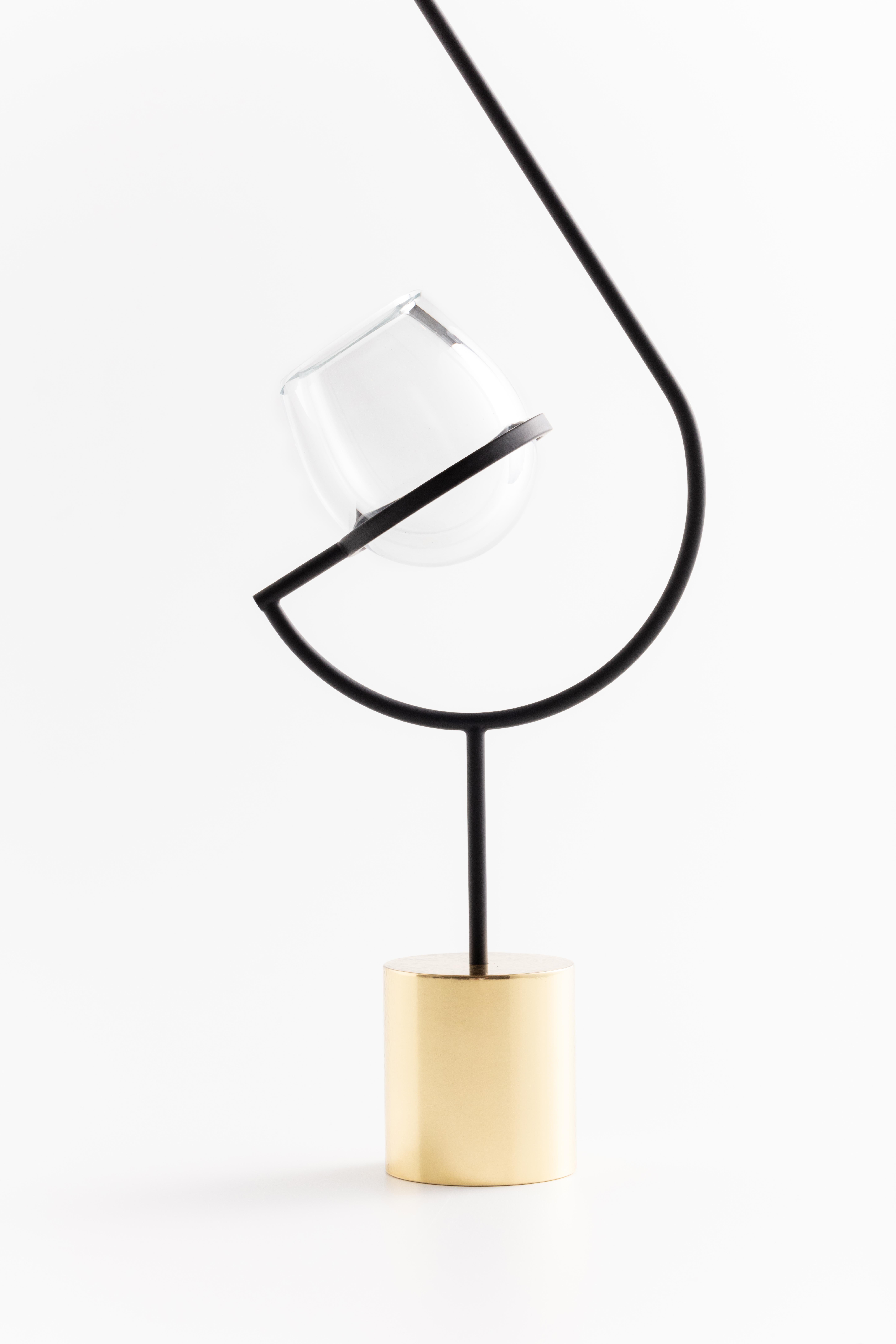 Vase solitaire contemporain minimaliste doré/noir et en verre V3 en vente 6