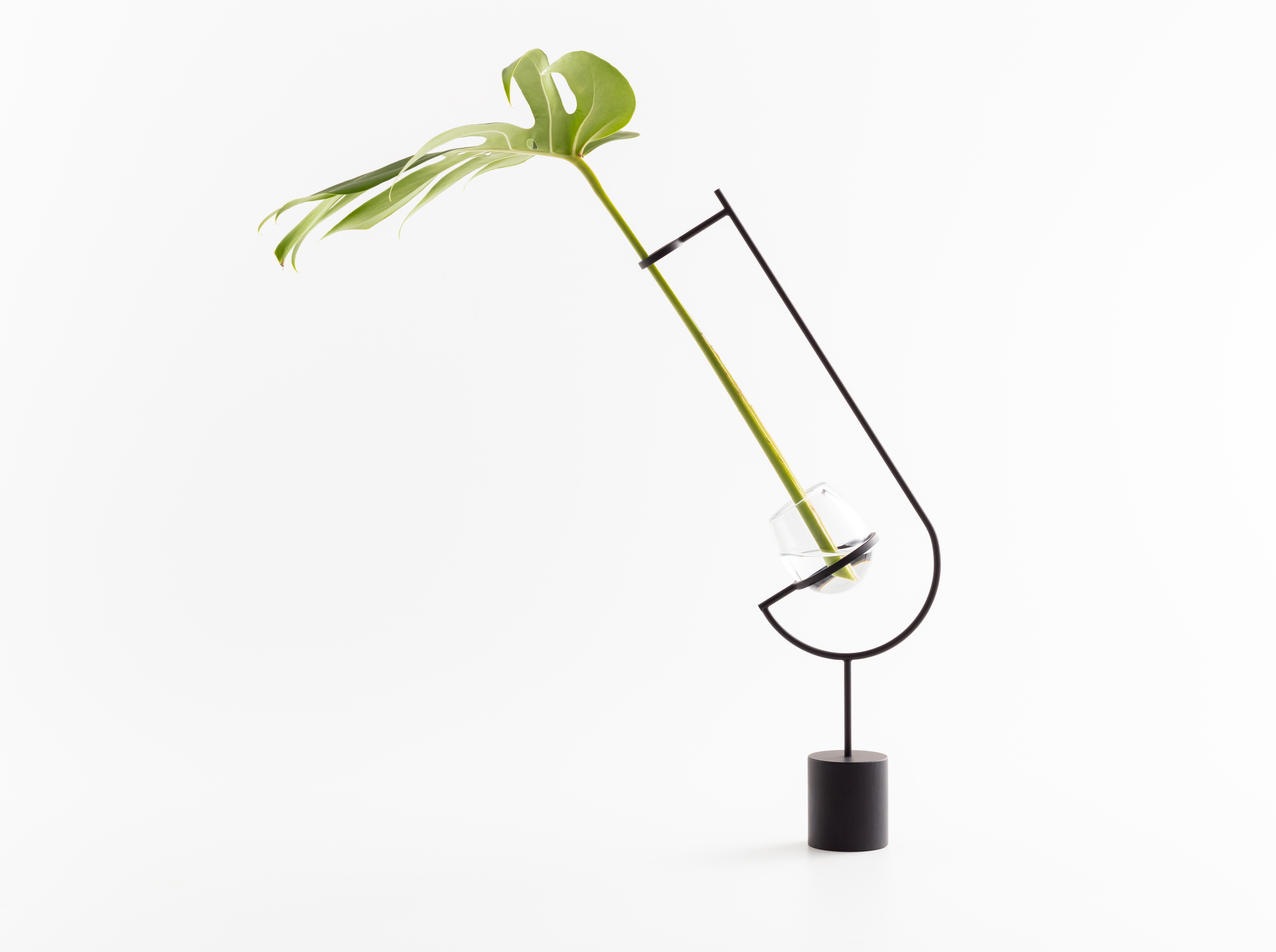 Vase solitaire contemporain minimaliste doré/noir et en verre V3 en vente 10