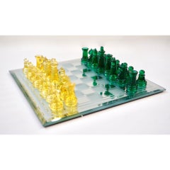 Contemporary Minimalist Green & Yellow Murano Glass Chess Set on Mirrored Board
