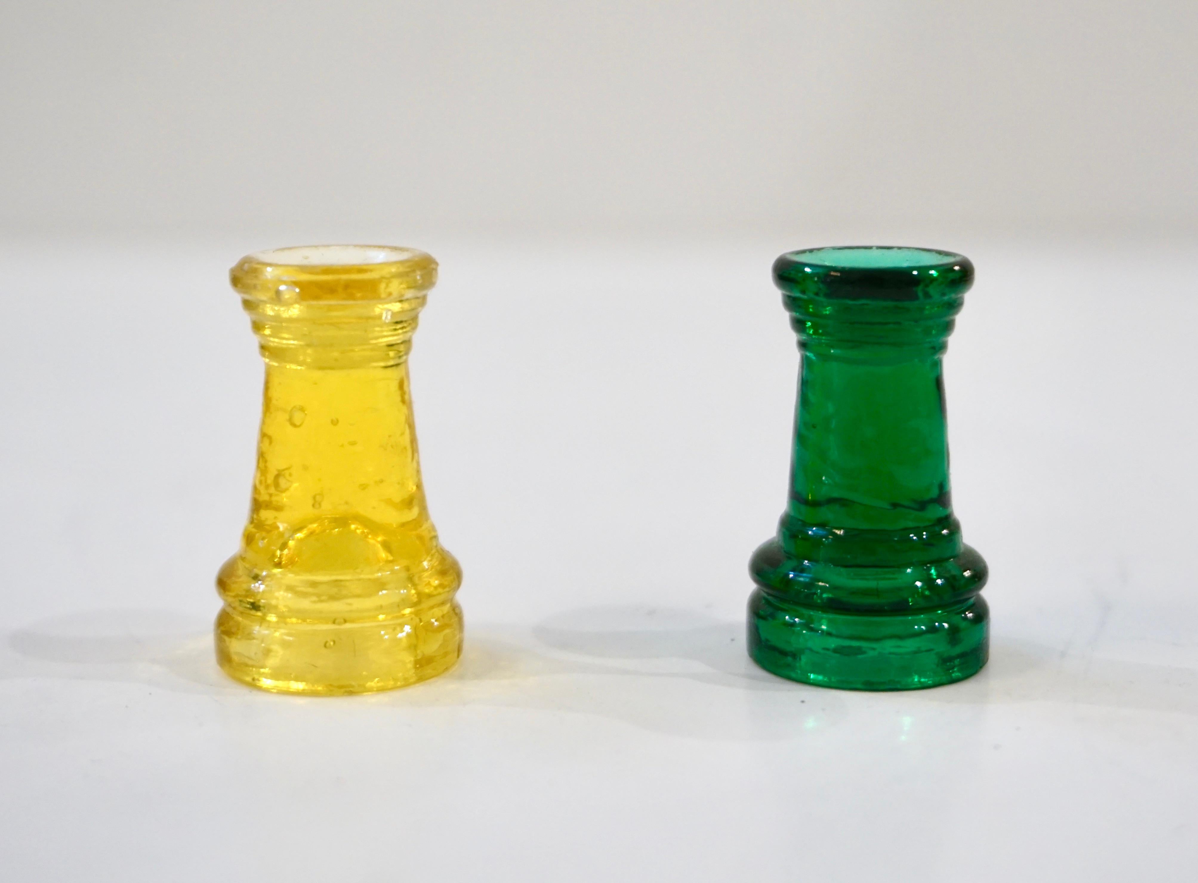 Art Glass Contemporary Minimalist Green & Yellow Murano Glass Chess Set on Mirrored Board