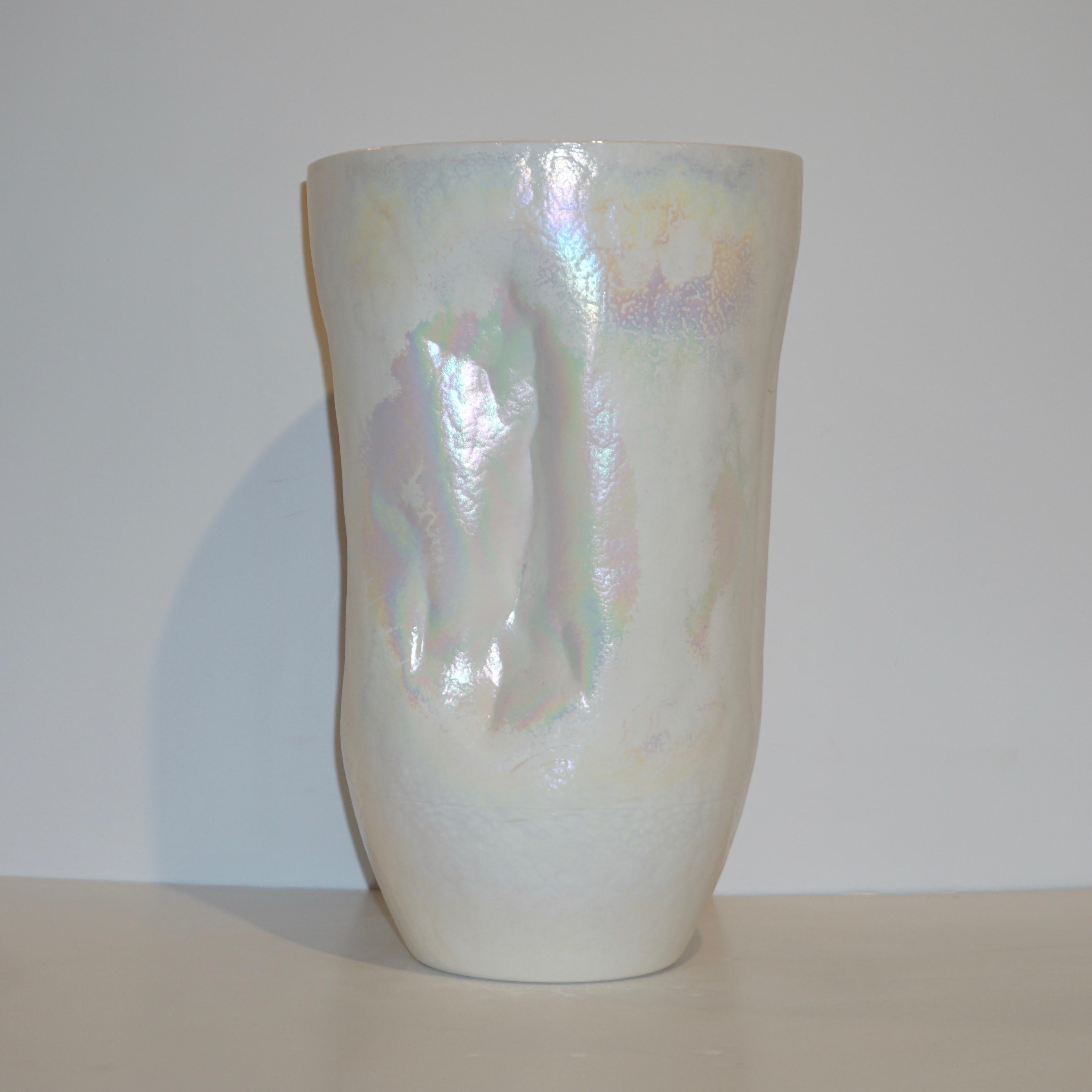 Contemporary Minimalist Iridiscent Pearl White Murano Glass Pair of Modern Vases 3