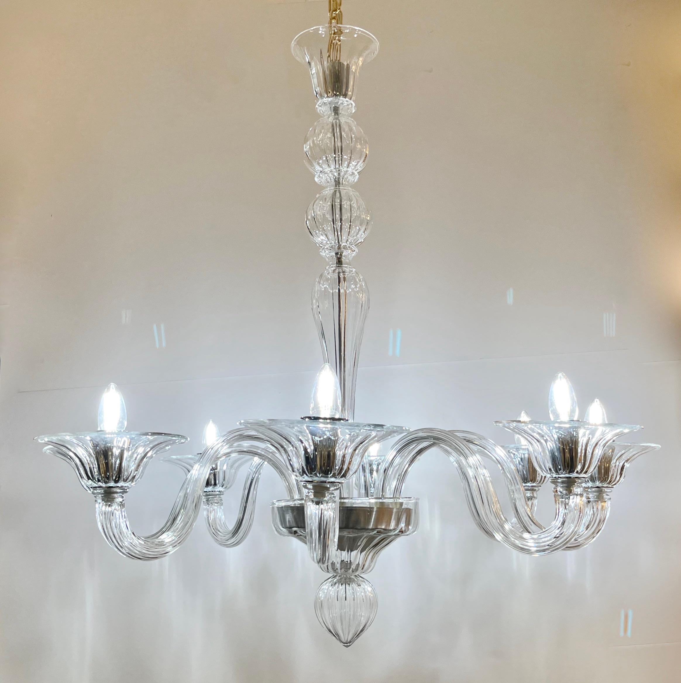Contemporary Minimalist Italian 8-Arm Crystal Murano Glass Modern Chandelier For Sale 4
