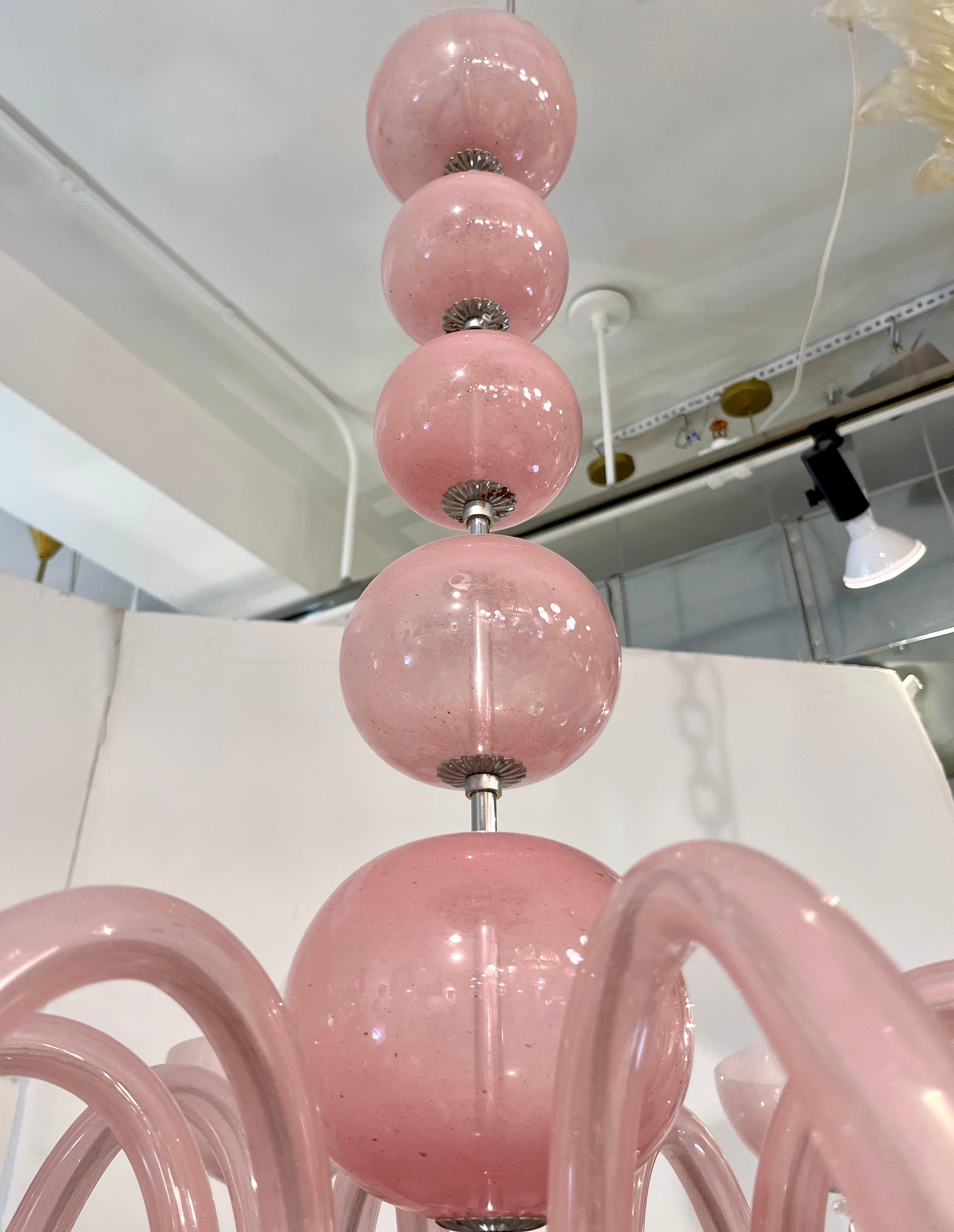 Contemporary Minimalist Italian 8-Arm Pink Murano Glass Modern Nickel Chandelier im Angebot 5
