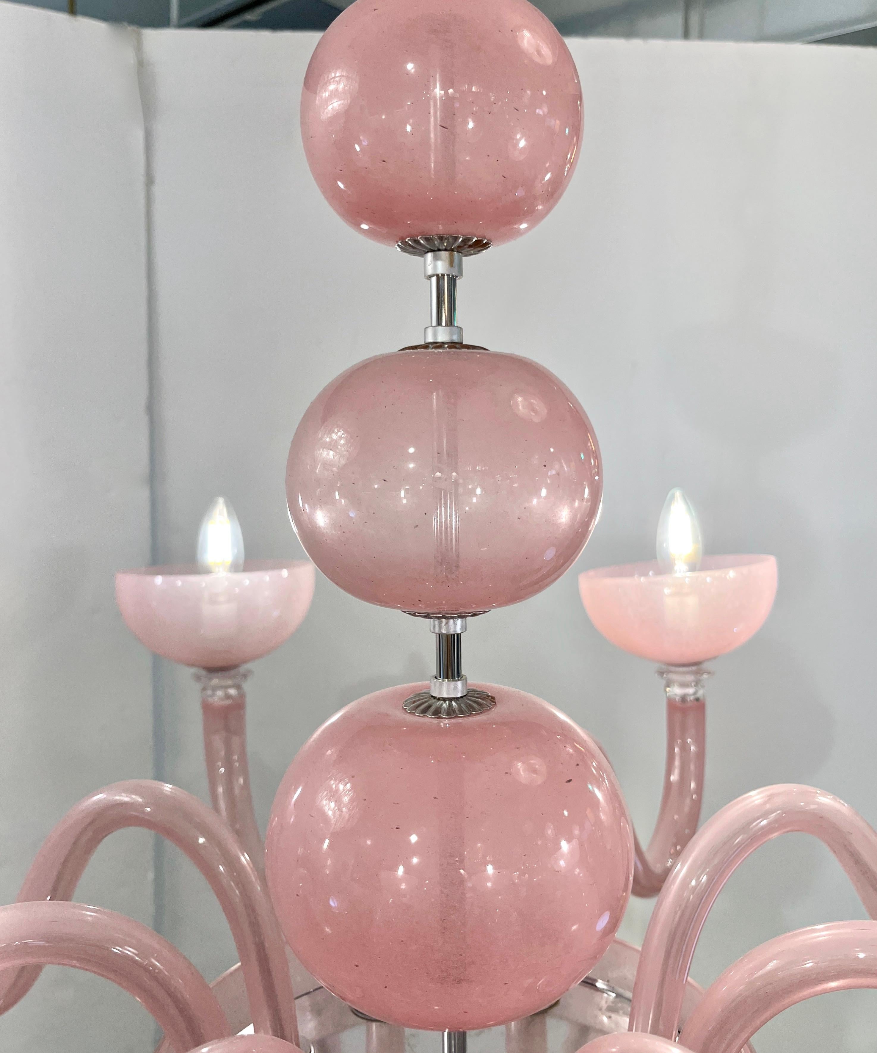 Contemporary Minimalist Italian 8-Arm Pink Murano Glass Modern Nickel Chandelier (Italienisch) im Angebot