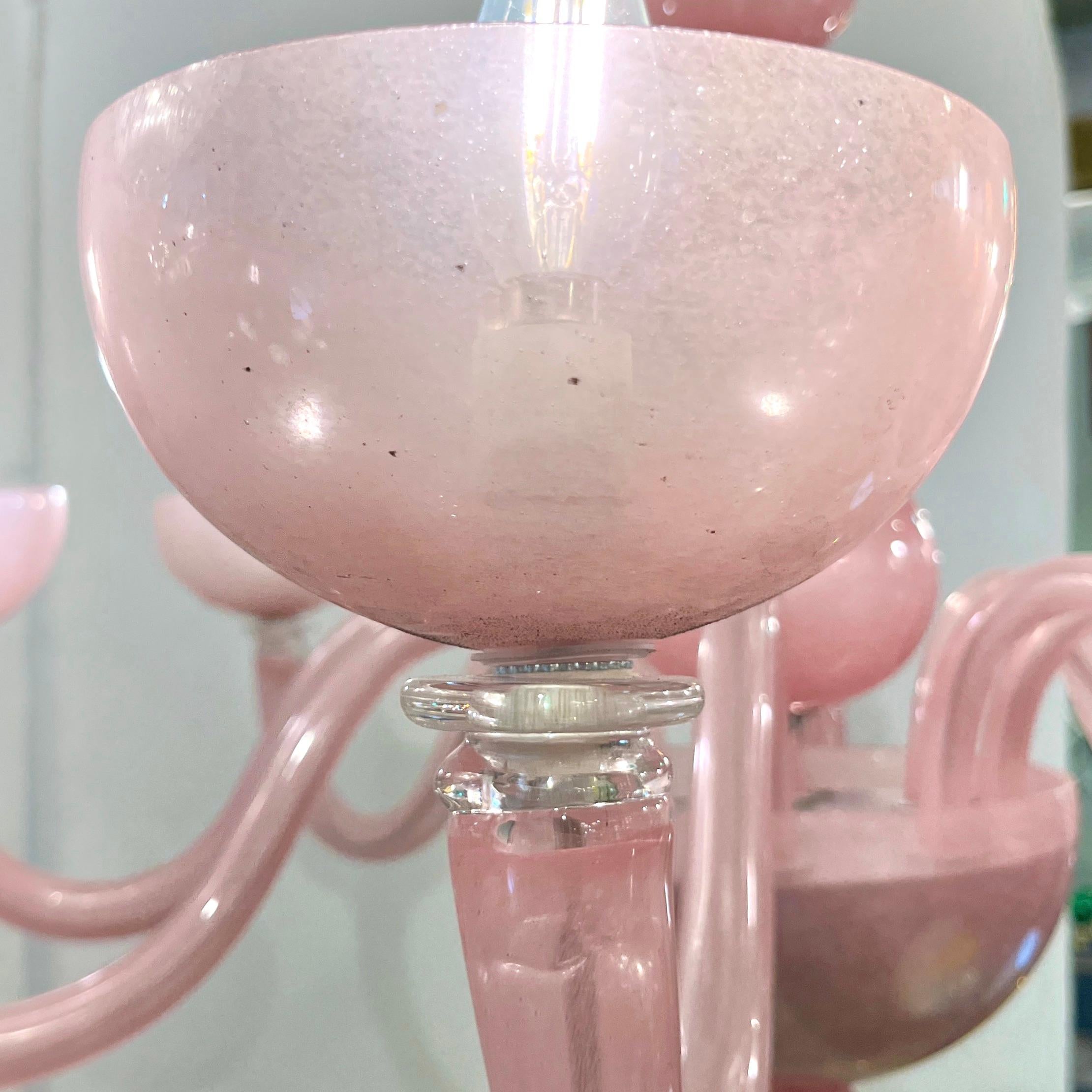 Contemporary Minimalist Italian 8-Arm Pink Murano Glass Modern Nickel Chandelier (Handgefertigt) im Angebot