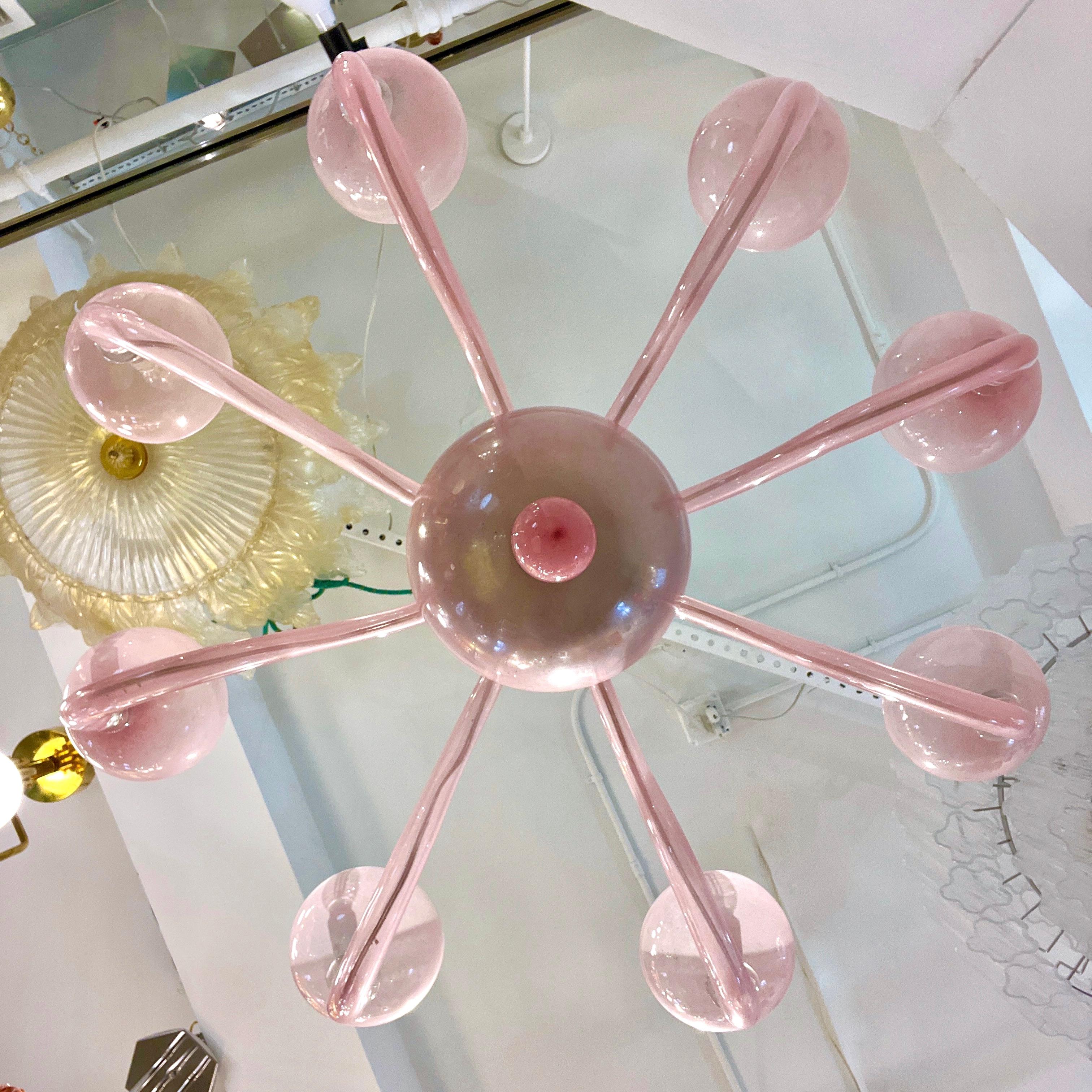 Contemporary Minimalist Italian 8-Arm Pink Murano Glass Modern Nickel Chandelier (21. Jahrhundert und zeitgenössisch) im Angebot