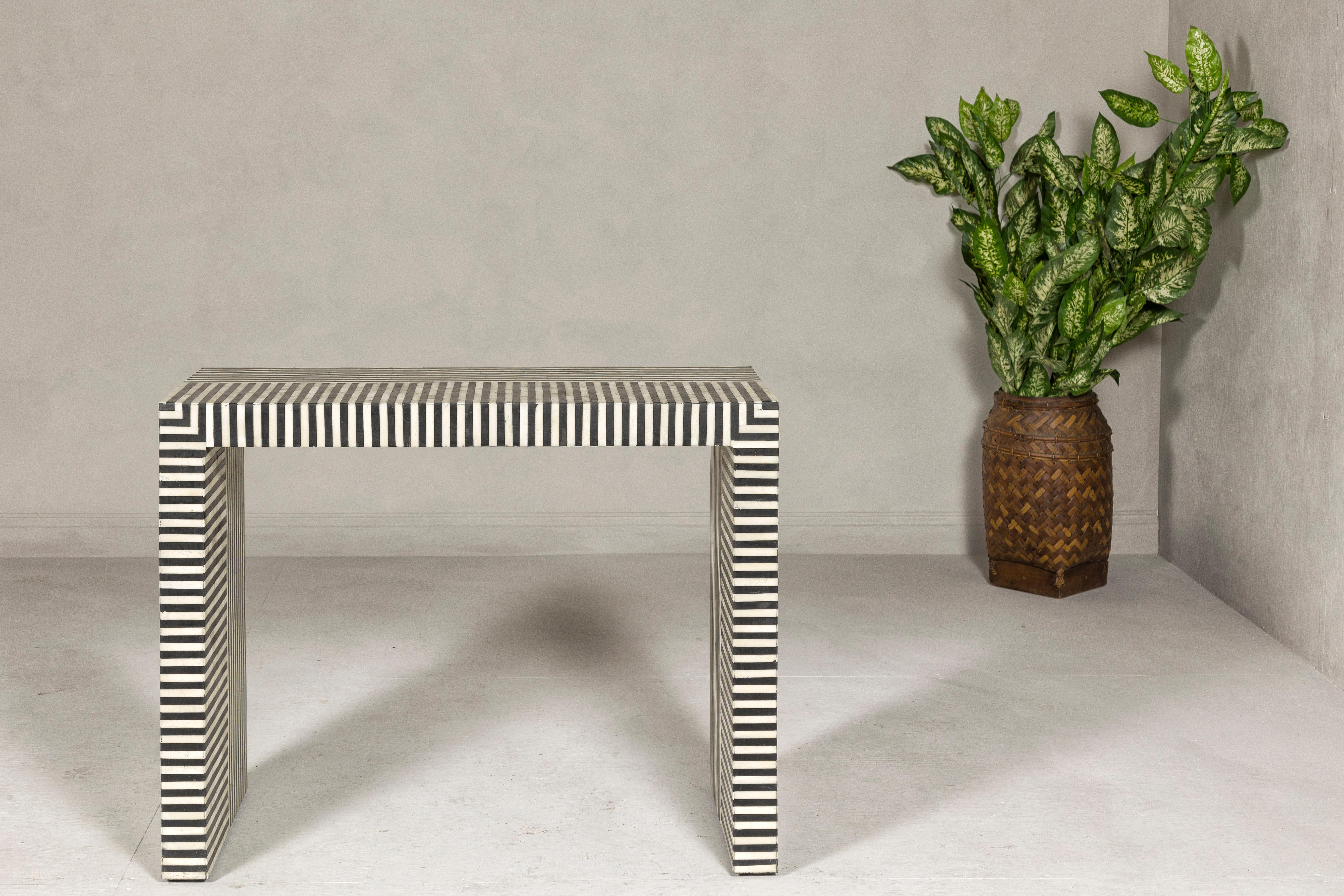 Contemporary Minimalist White and Black Striped Console Table with Bone Inlay In Good Condition For Sale In Yonkers, NY