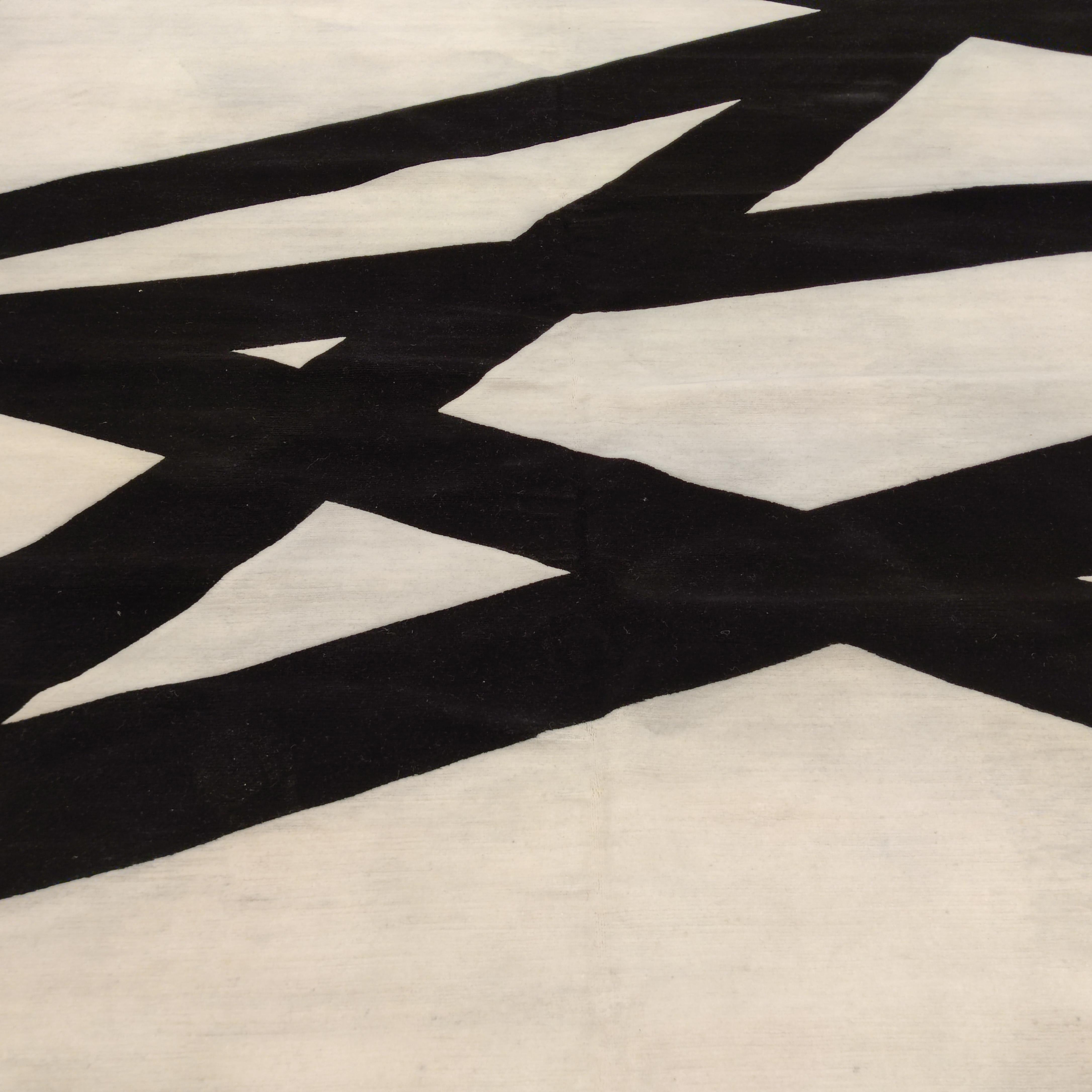 Contemporary Minimalist White/Black Tibetan Rug Designed by Jonathan Wajskol   In New Condition For Sale In Milan, IT