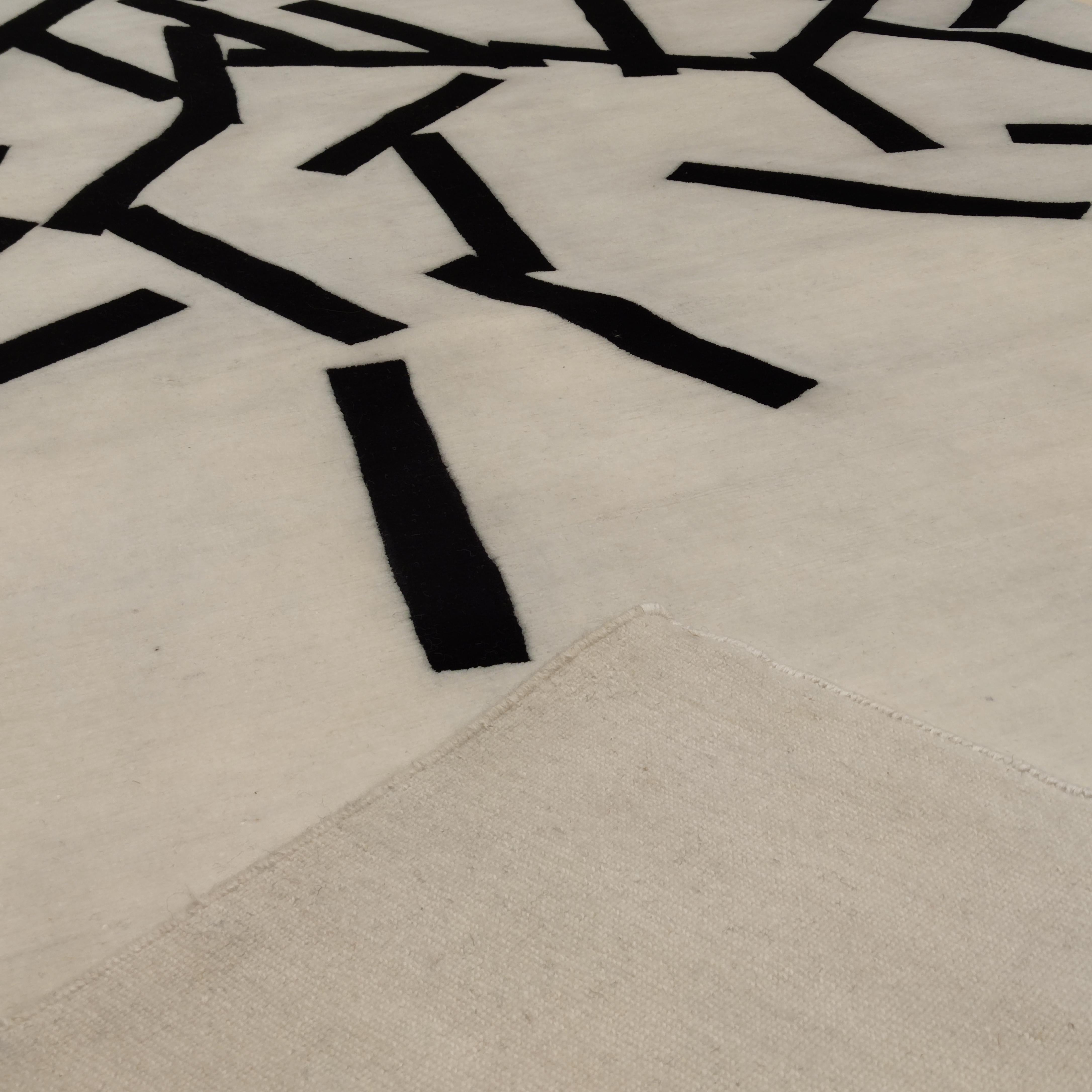 Contemporary Minimalist White/Black Tibetan Rug Designed by Jonathan Wajskol   In New Condition For Sale In Milan, IT
