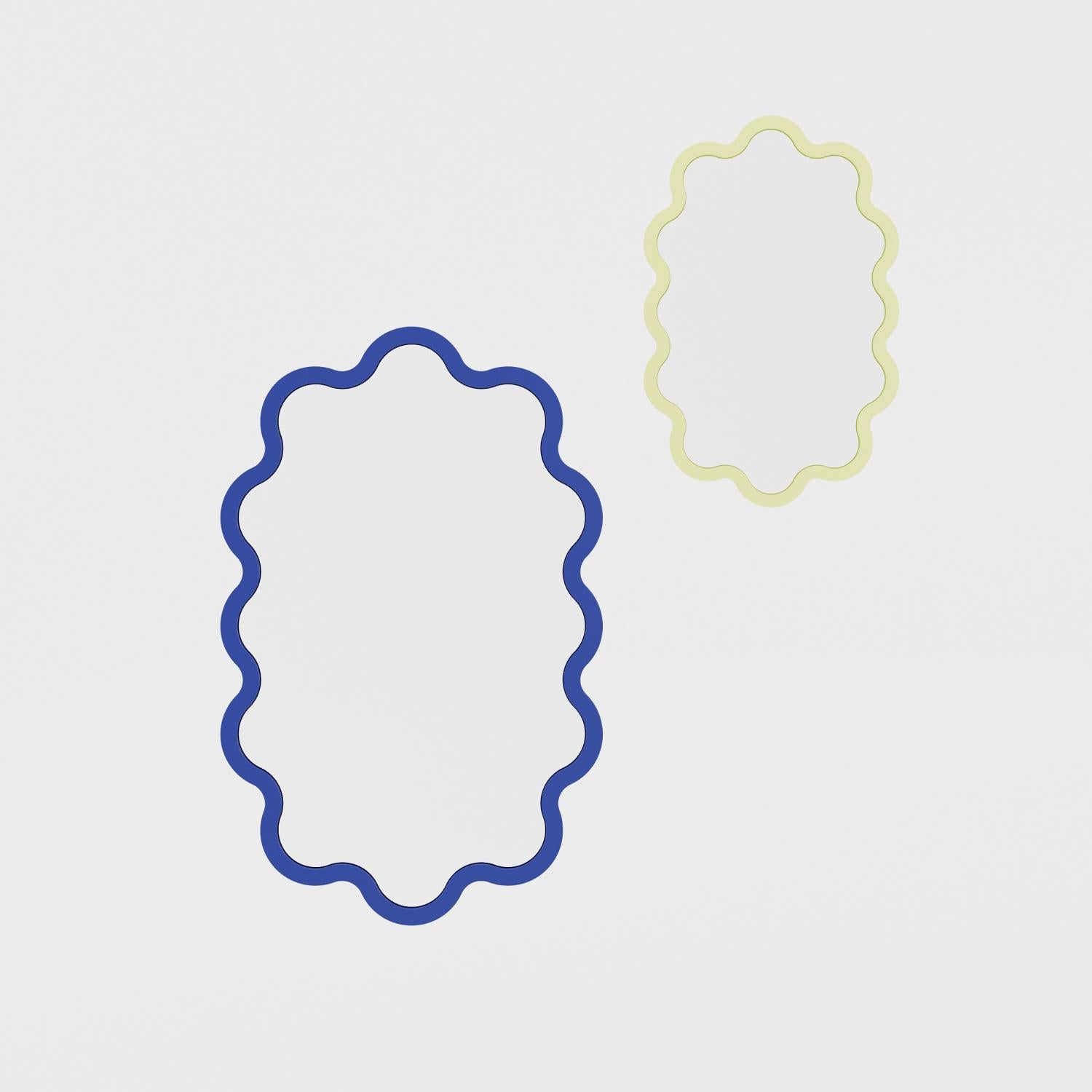 Miroir contemporain 'Hvyli Oval 60' par Oitoproducts, cadre bleu

MATERIAL : Peinture écologique à l'eau MDF, miroir en verre, meuble de fixation murale

Conseils d'entretien : Essuyer avec un chiffon humide

Les miroirs sont dotés d'une fixation