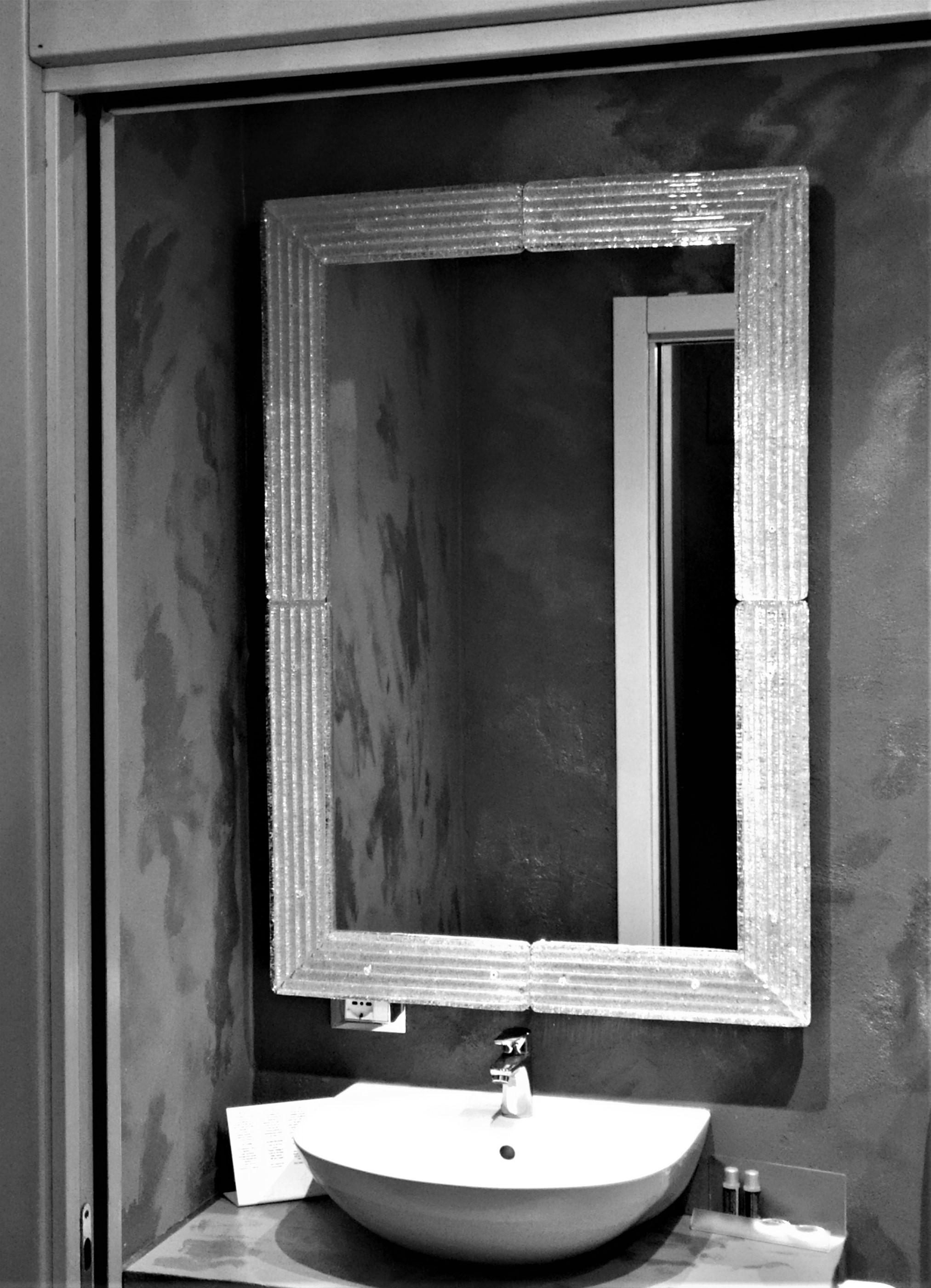 Contemporary Mirror, in Murano Glass Gold Frame, Handcrafted by Fratelli Tosi In New Condition For Sale In Murano Venezia, IT