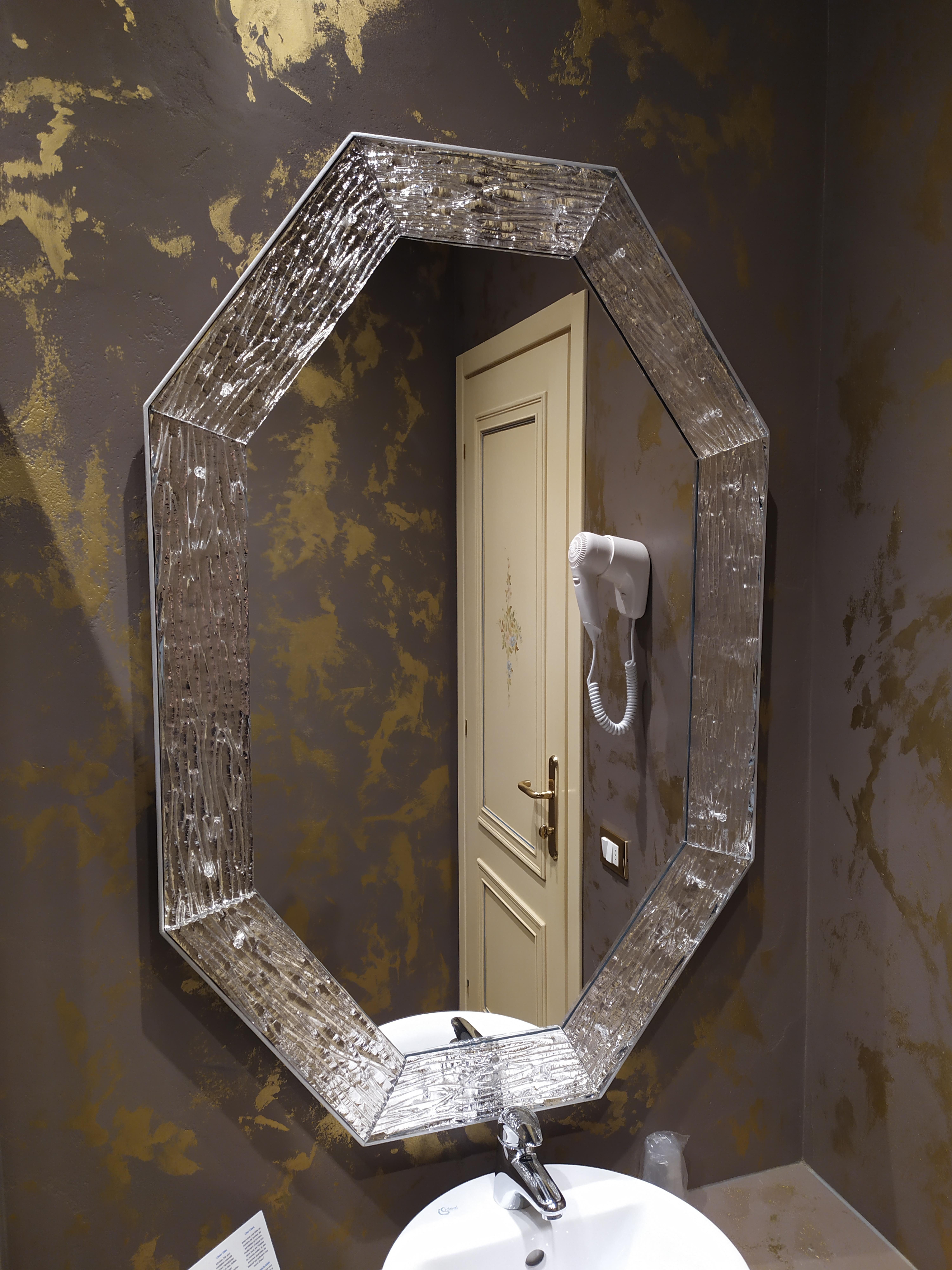 Italian Contemporary Mirror, in Murano Glass Silvering Frame, Handcrafted, Made in Italy For Sale