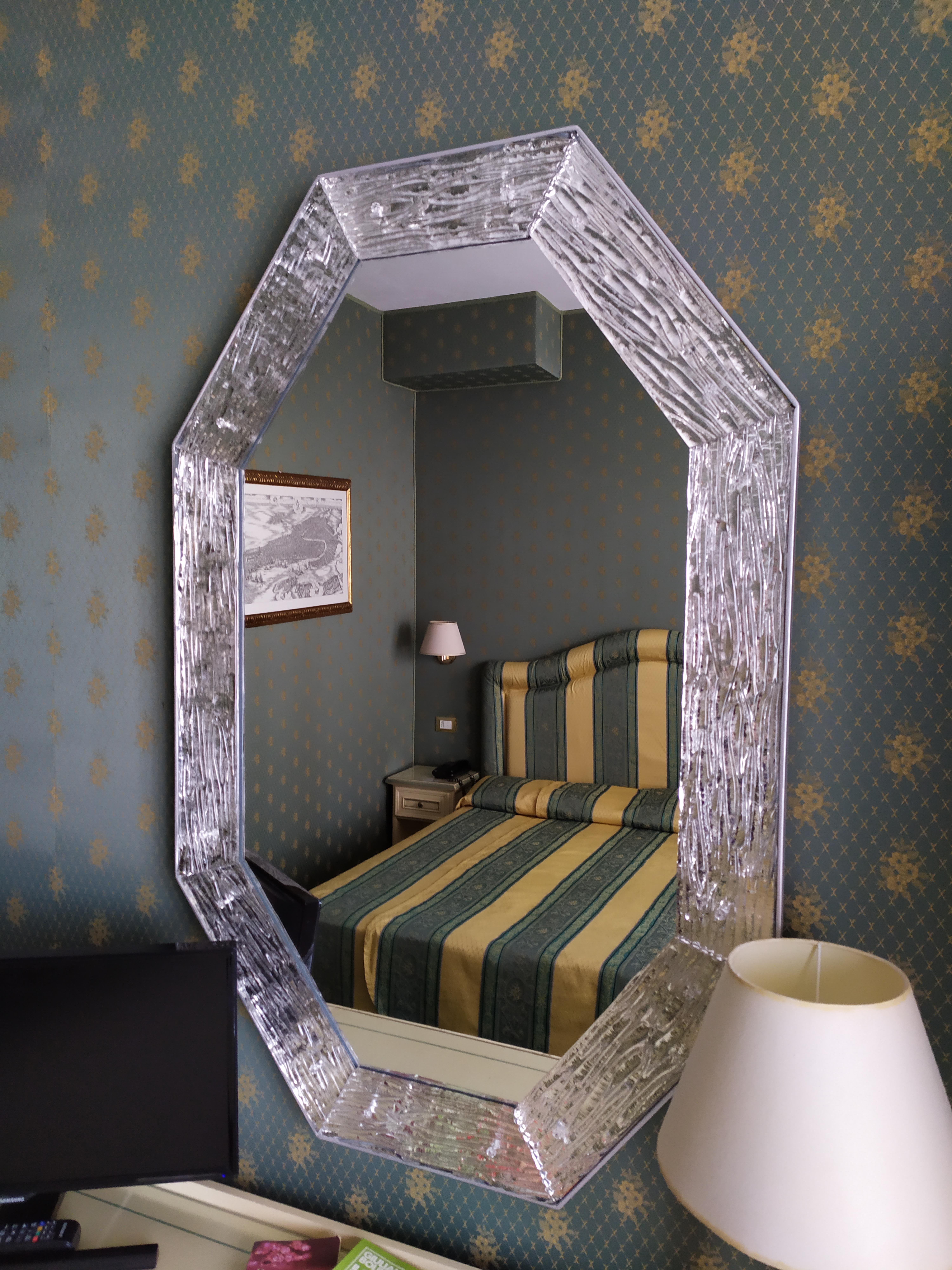 Espejo Contemporáneo, en Marco Plateado de Cristal de Murano, Hecho a Mano, Fabricado en Italia Vidrio artístico en venta