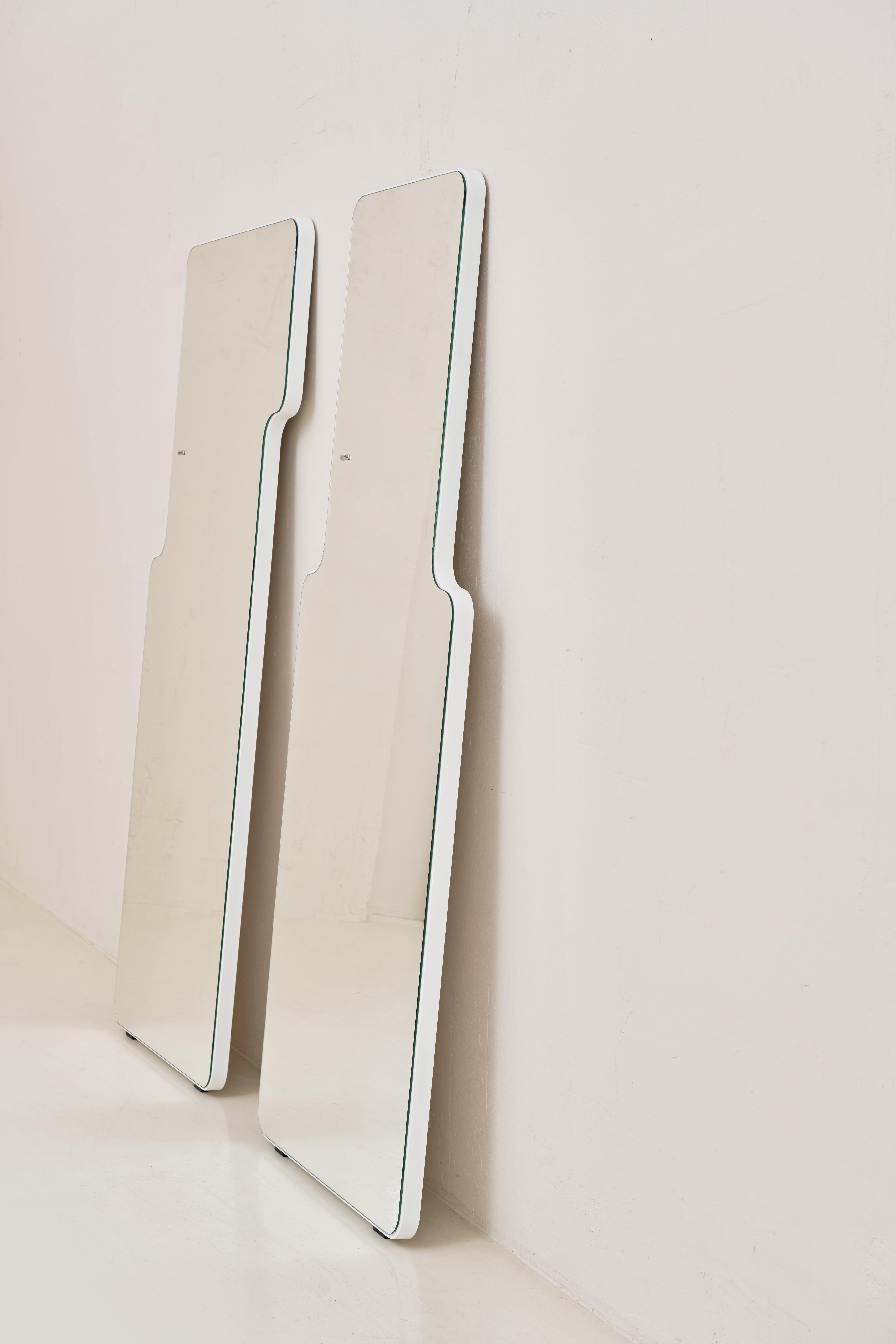 Zeitgenössischer Spiegel „Loveself 02“ von Oitoproducts, blauer Rahmen, 180 cm im Angebot 7