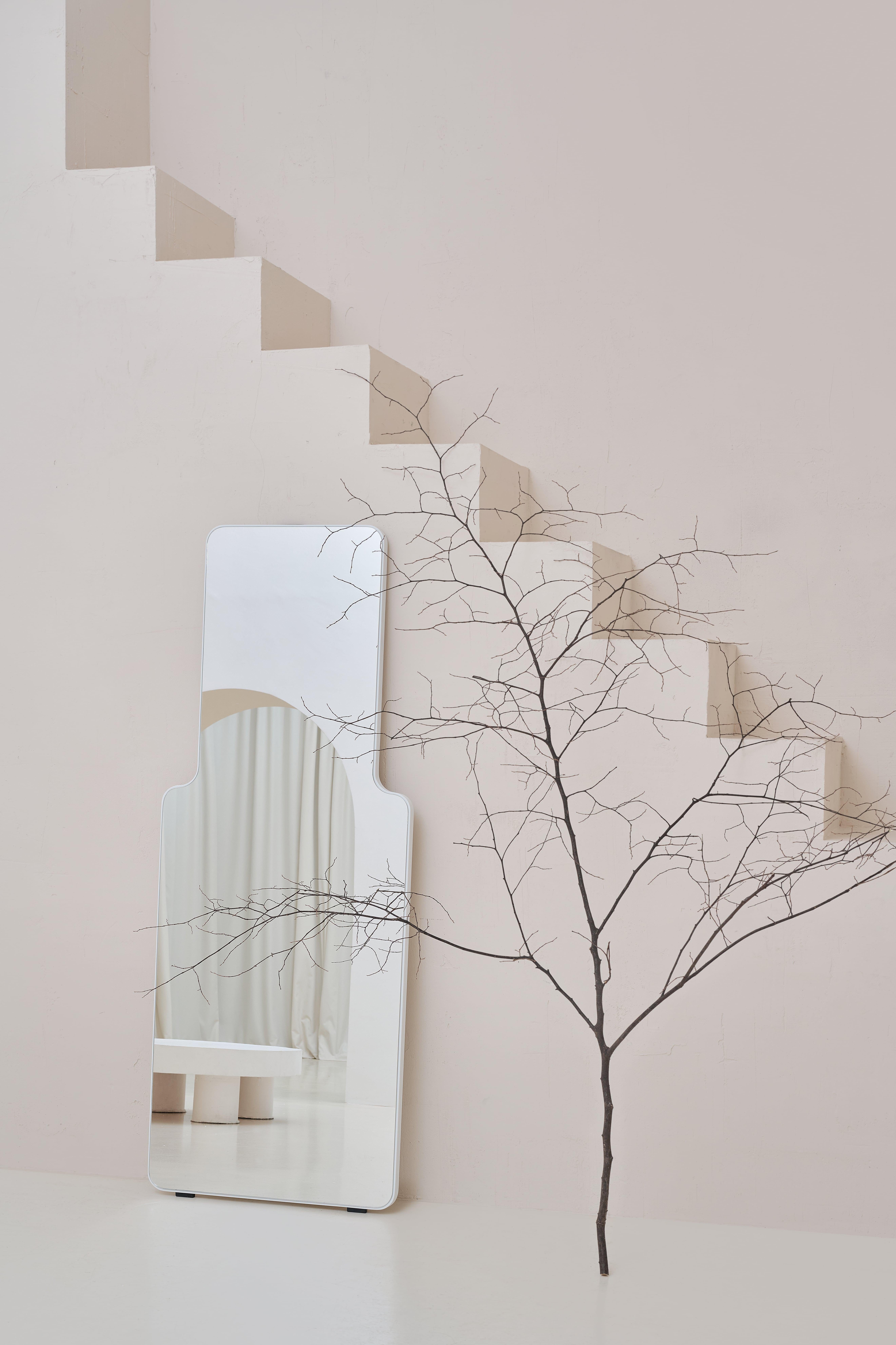 Miroir contemporain 'Loveself 03' par Oitoproducts, cadre bleu en vente 4