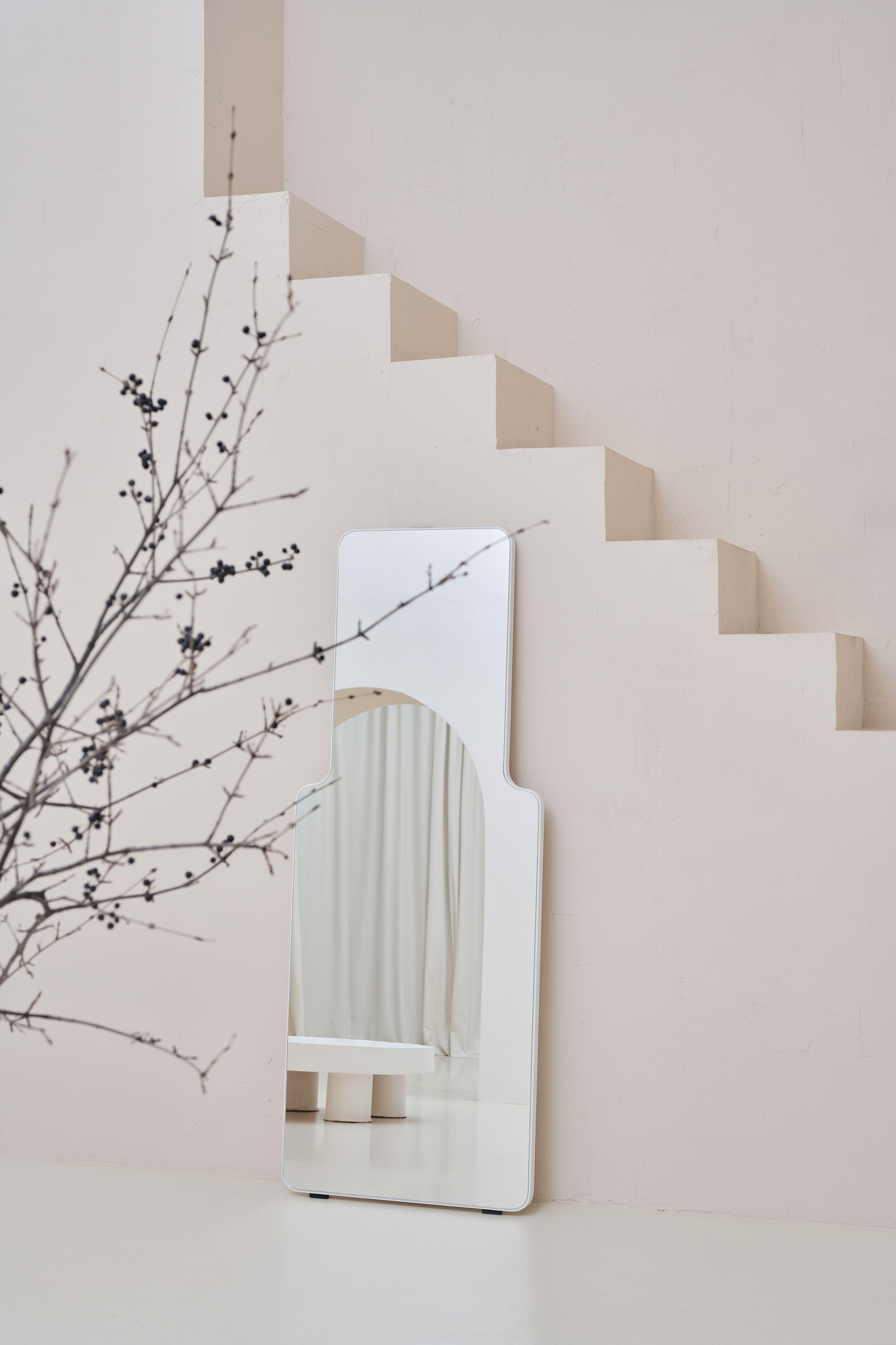 Miroir contemporain 'Loveself 03' par Oitoproducts, cadre bleu en vente 5