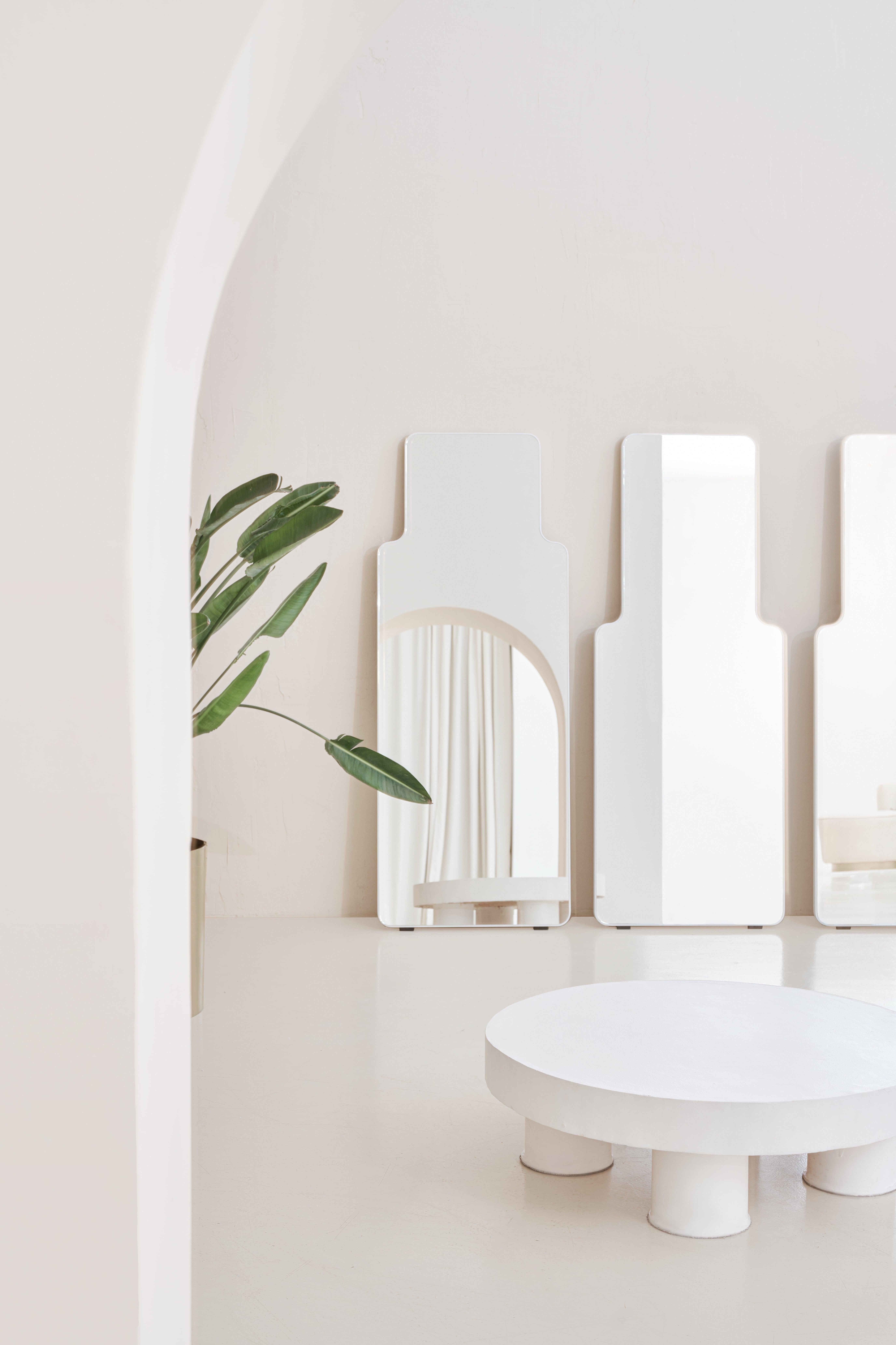 Miroir contemporain 'Loveself 03' par Oitoproducts, cadre bleu en vente 7
