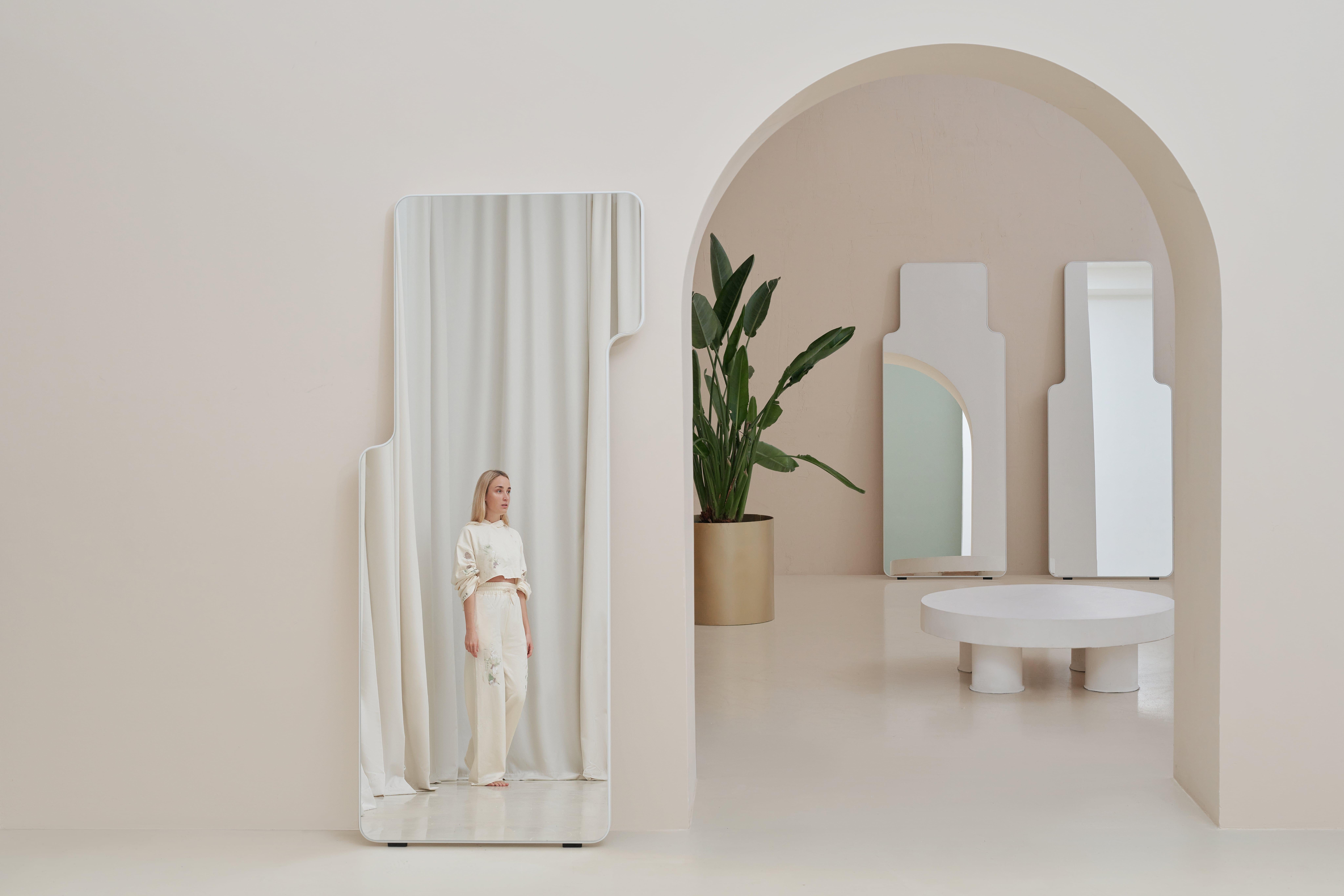 Miroir contemporain 'Loveself 03' par Oitoproducts, cadre bleu en vente 10
