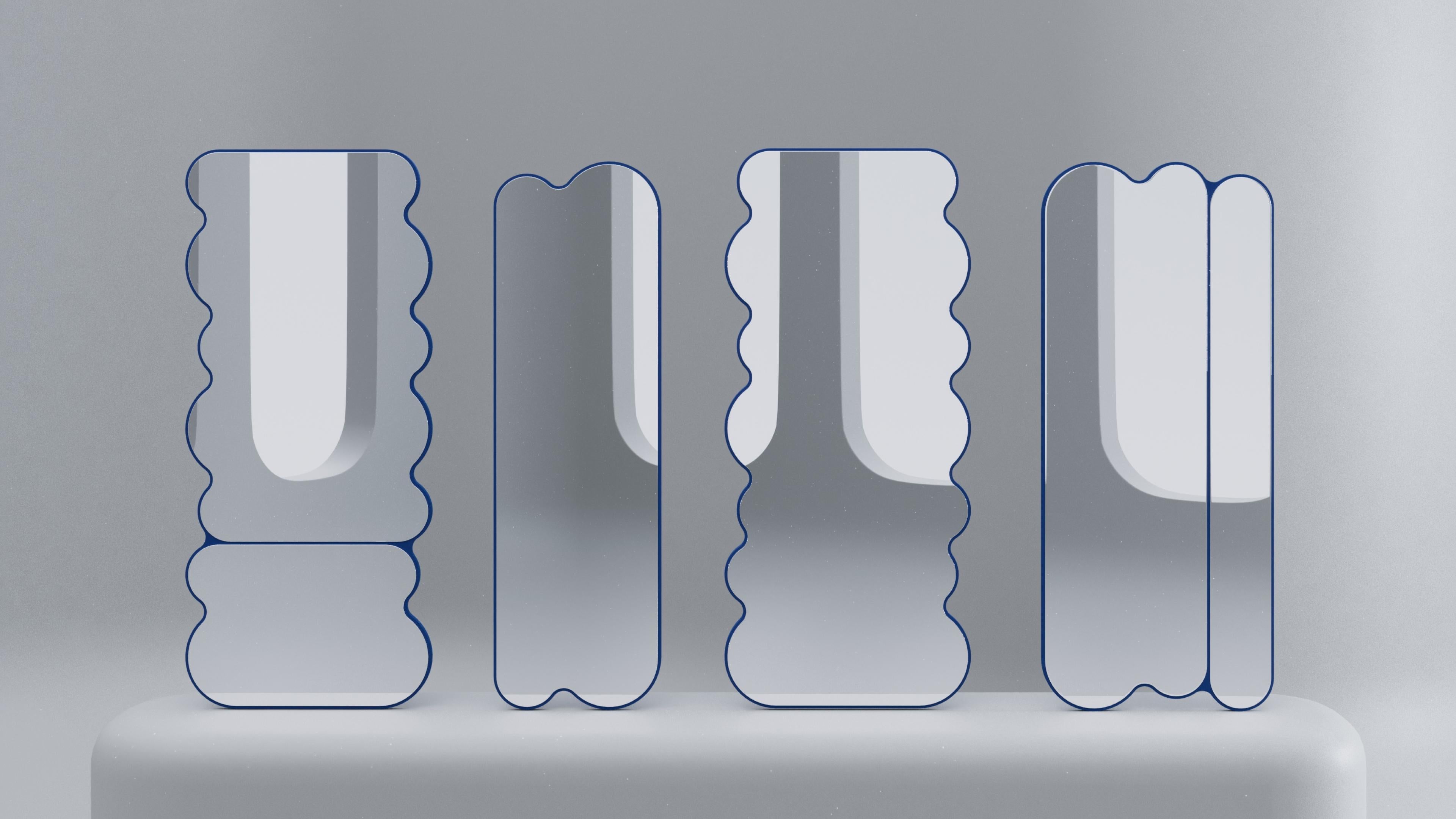 Miroir contemporain 'Pancakes H5+2' par Oitoproducts, cadre bleu en vente 5