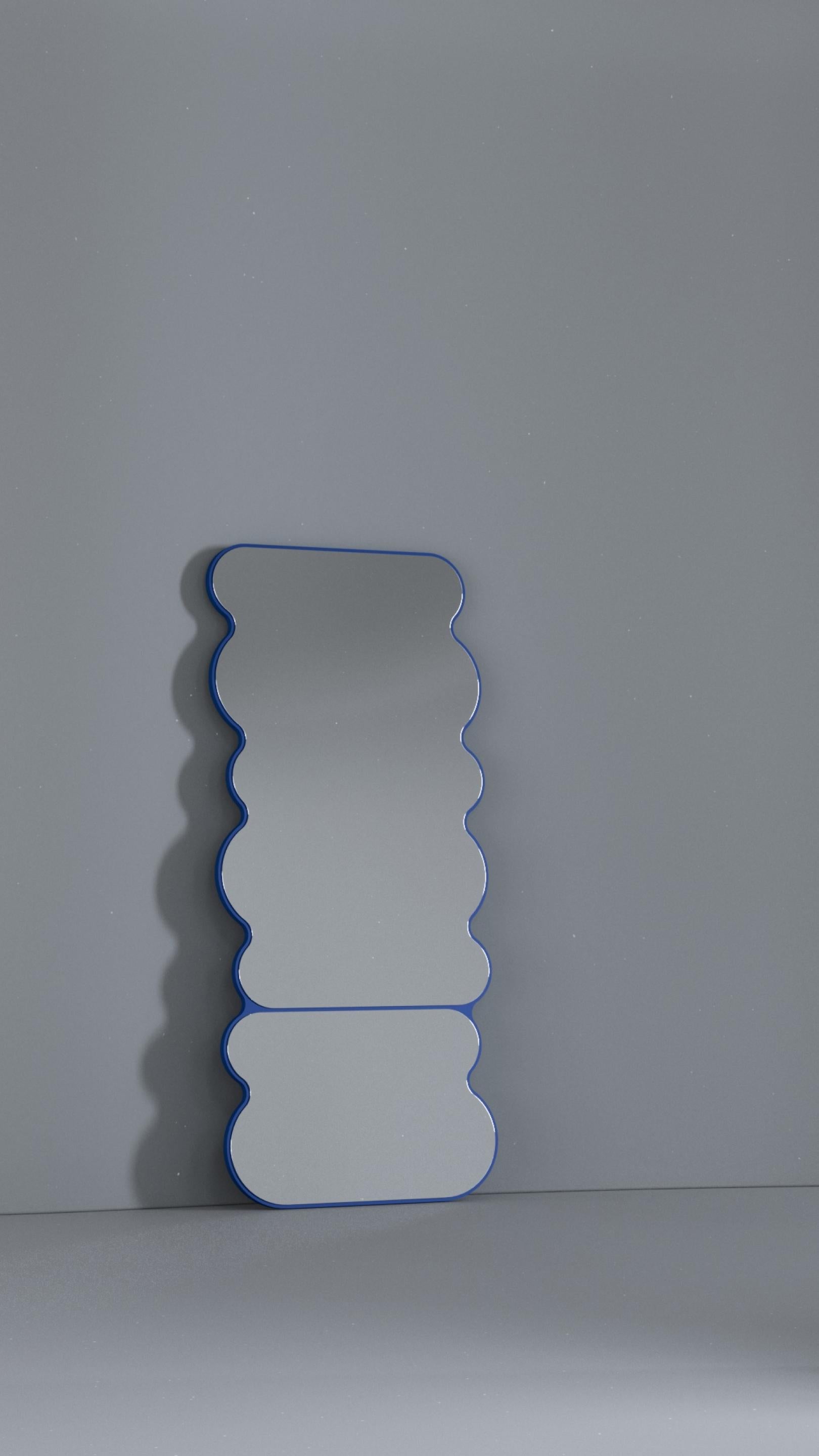 Organique Miroir contemporain 'Pancakes H5+2' par Oitoproducts, cadre bleu en vente